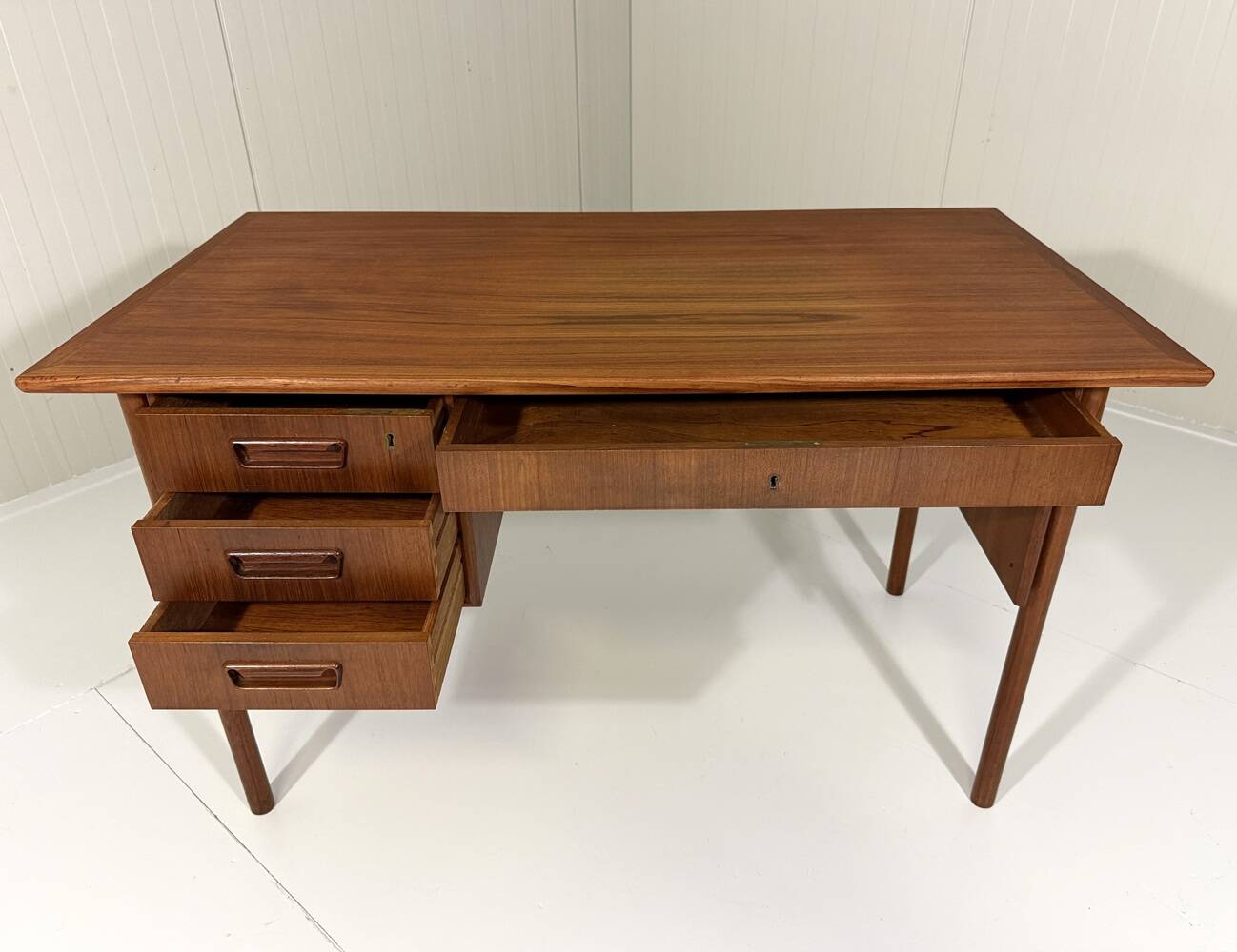 Bureau en teck Gunnar Nielsen Tibergaard Danemark