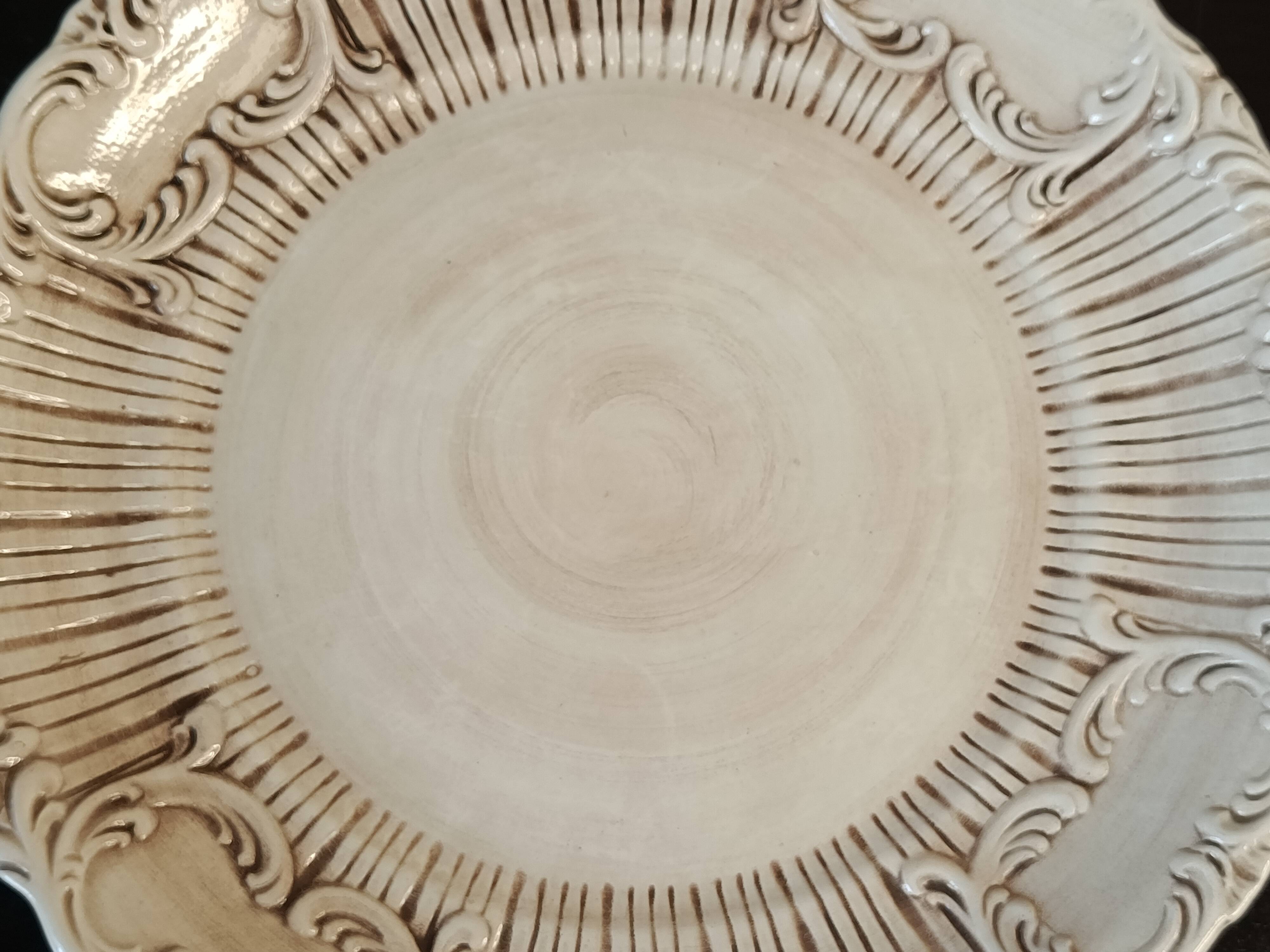 Large presentation plate in Italian art ceramic, V. Bassano