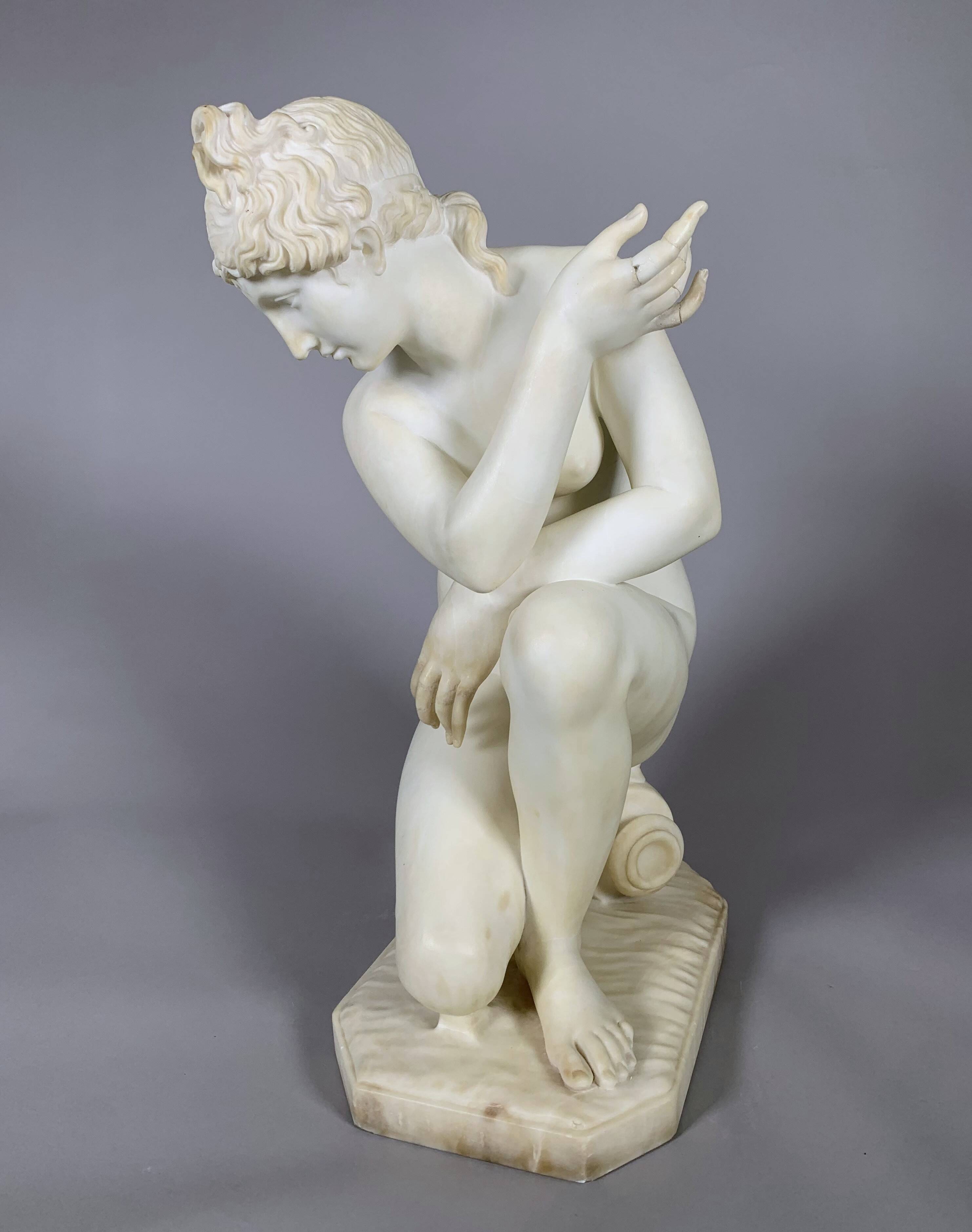 White Marble Sculpture - Venus at Bath - Early 19th Century