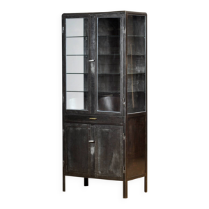 Cabinet de médecine - fer