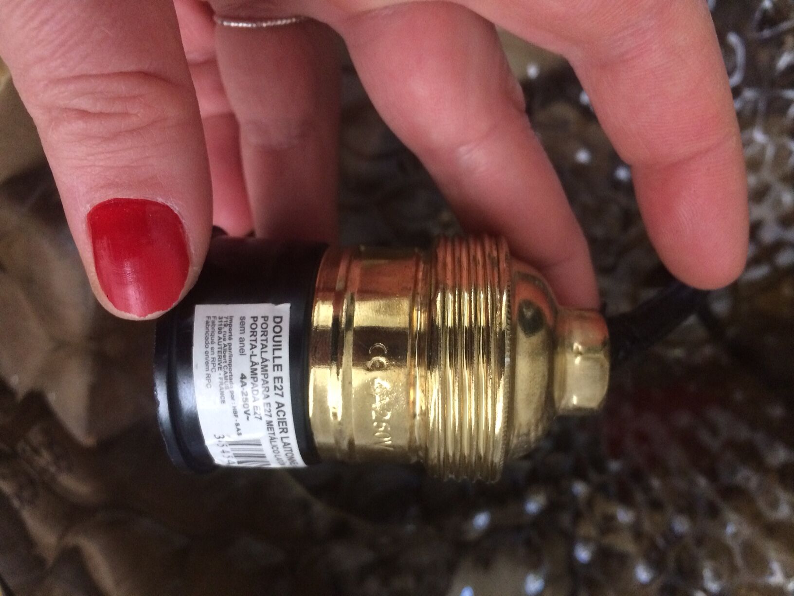 Chiseled glass hanging lamp