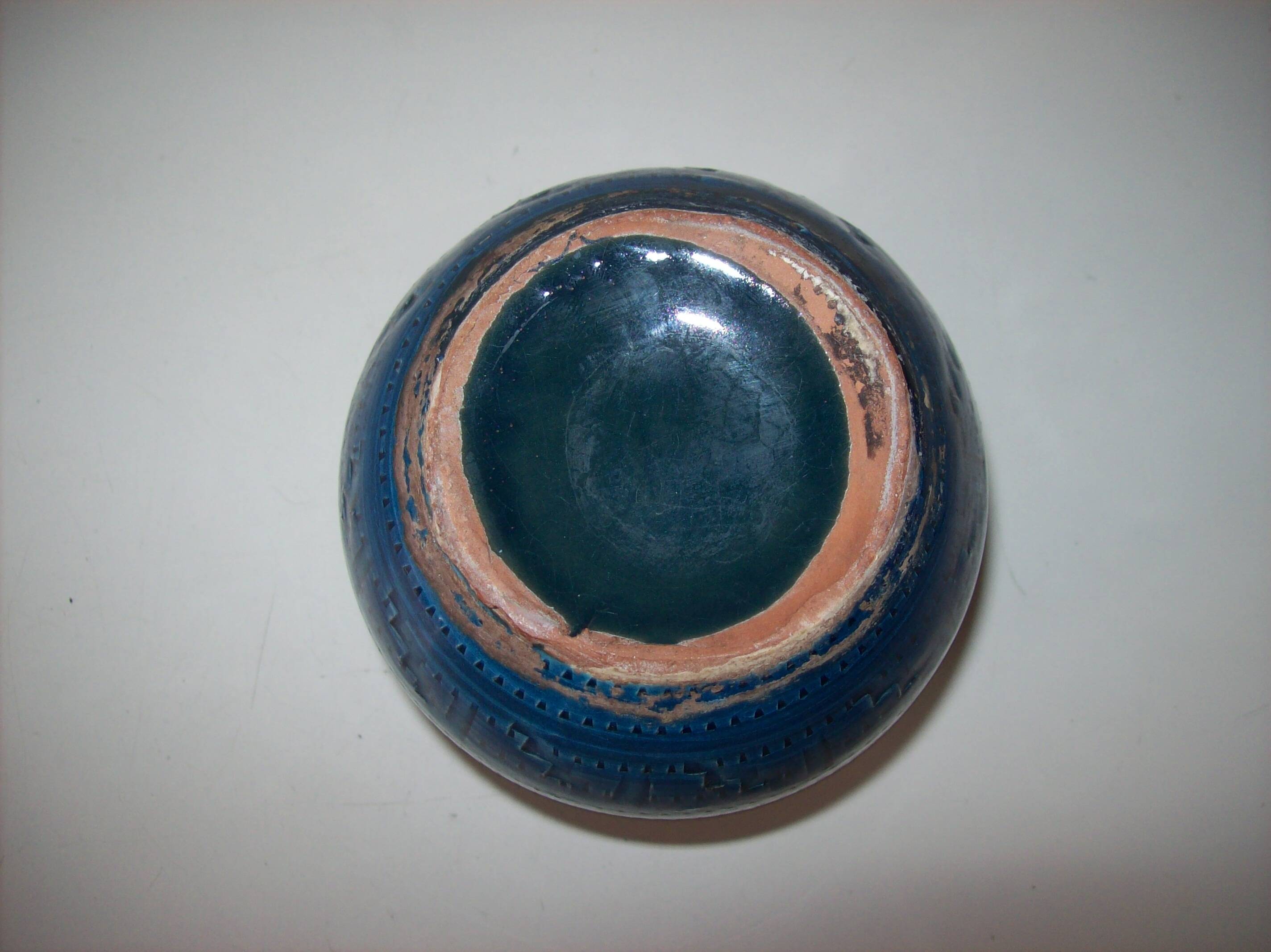 1960s vase by Aldo Londi for Bitossi in "Rimini blue" ceramic.