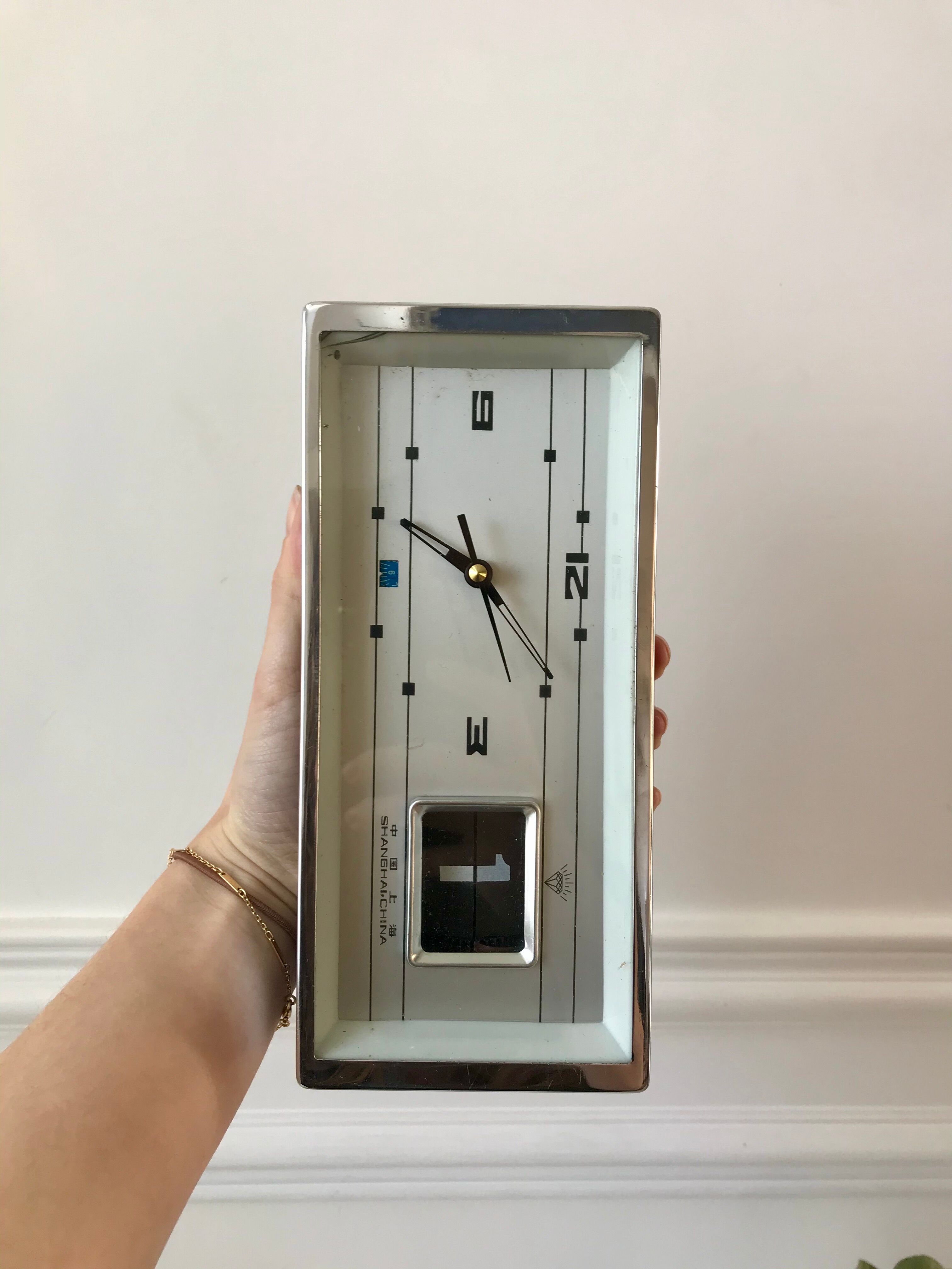 Vintage alarm clock Shanghai China Diamond 70s