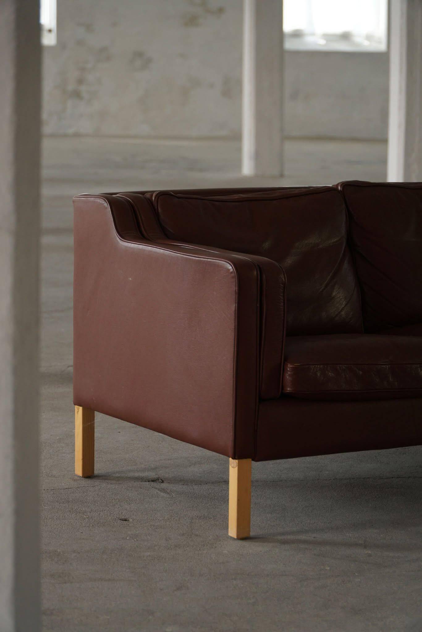Stouby Møbelfabrik, 3-seater mid-century style sofa in brown leather, made in the 1970s.