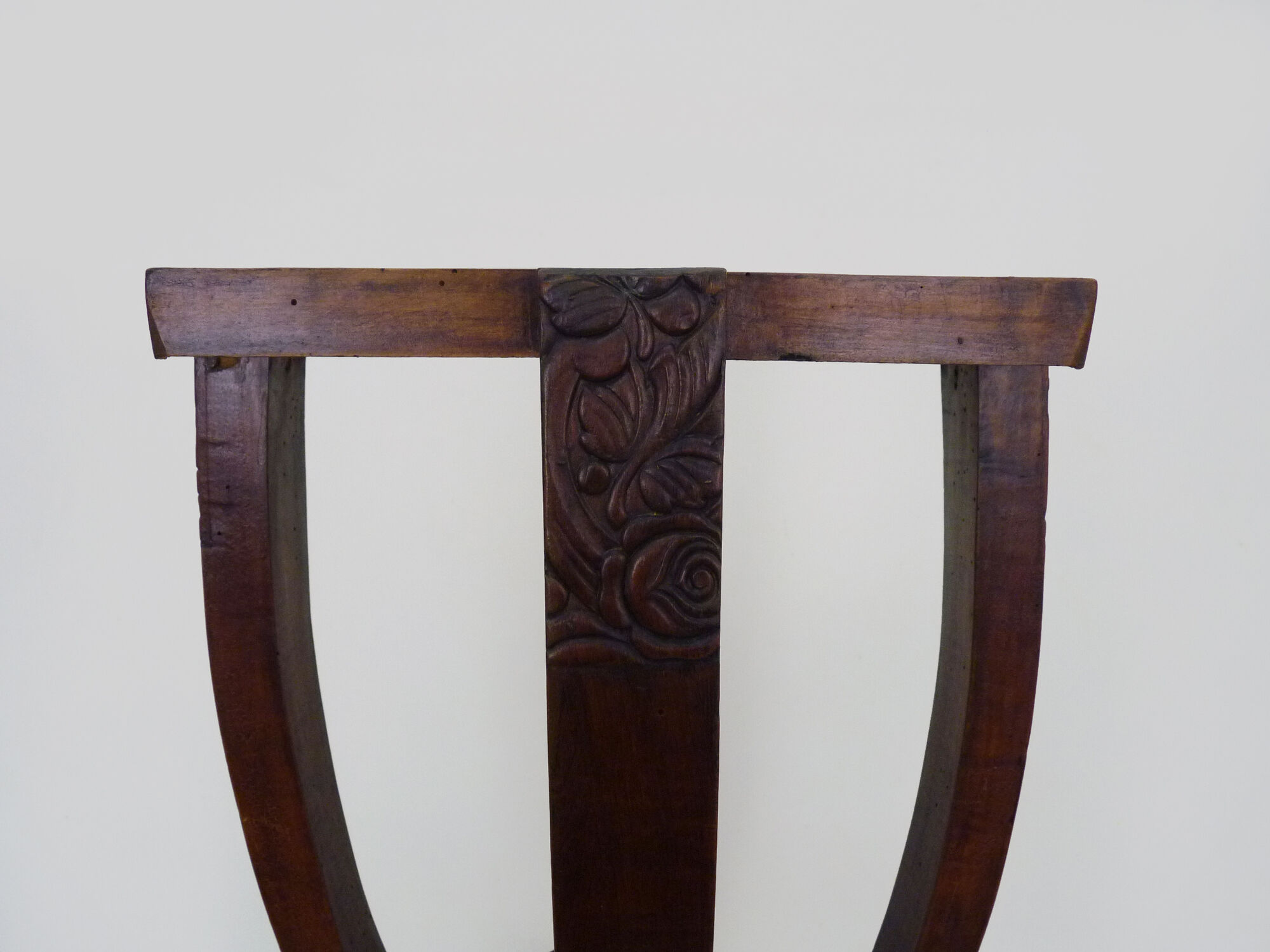 Sharness, wooden Art Deco plant holder, feet in an arc. Art Deco era