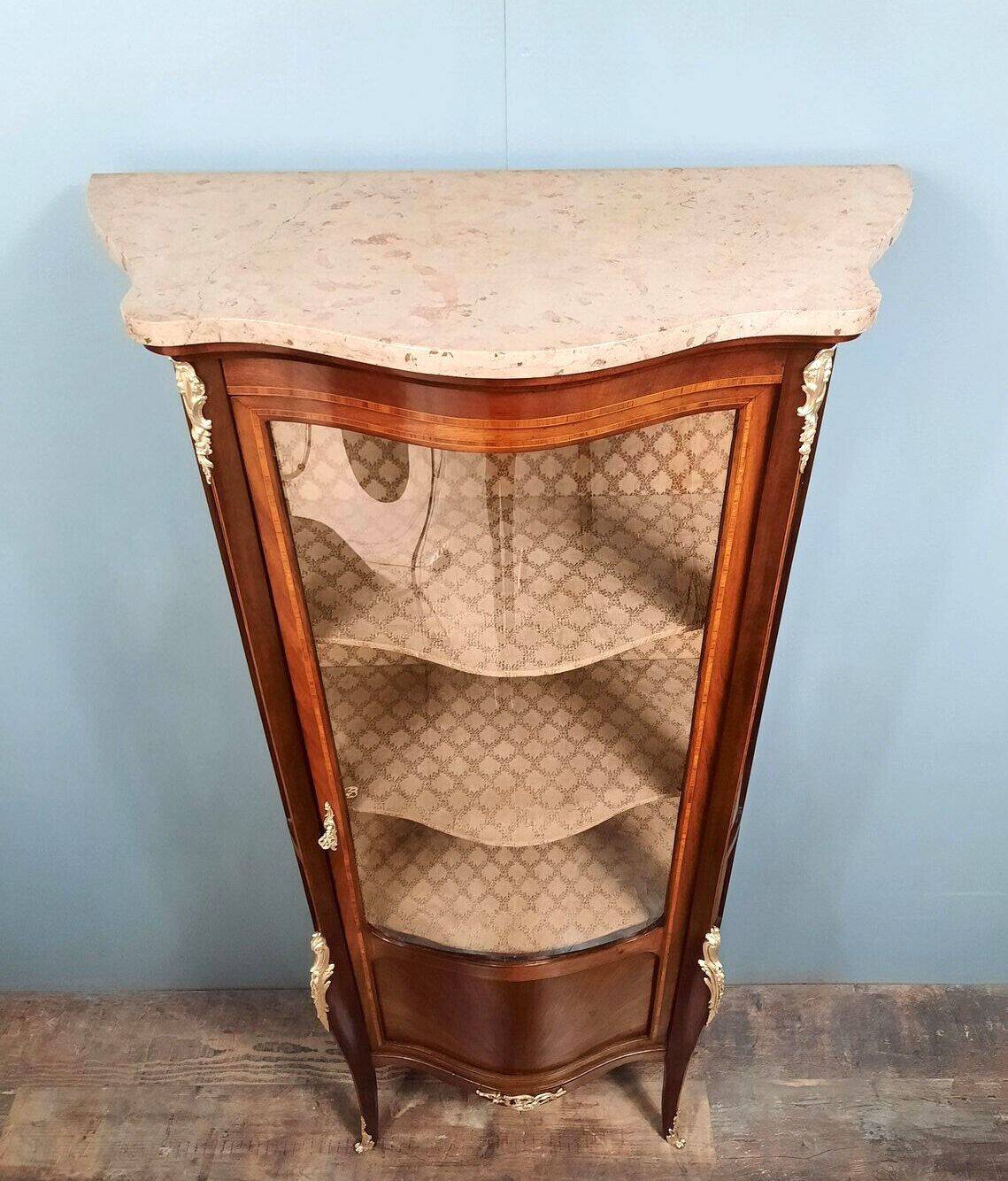 Curved display bookcase in Louis XV style marquetry circa 1900-1920