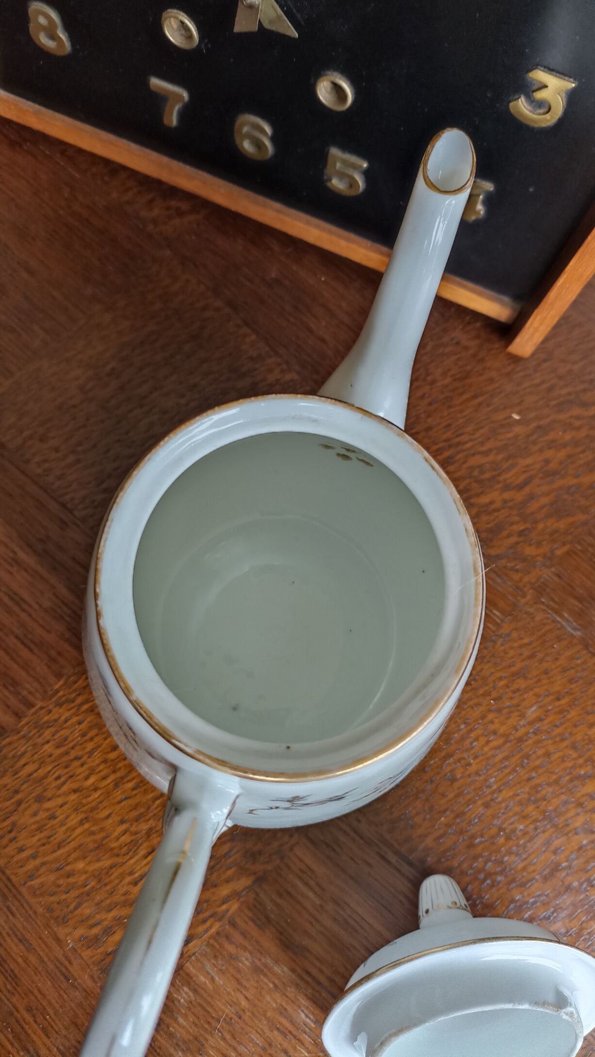 Paris porcelain pourer, Vermont Brothers of the nineteenth century