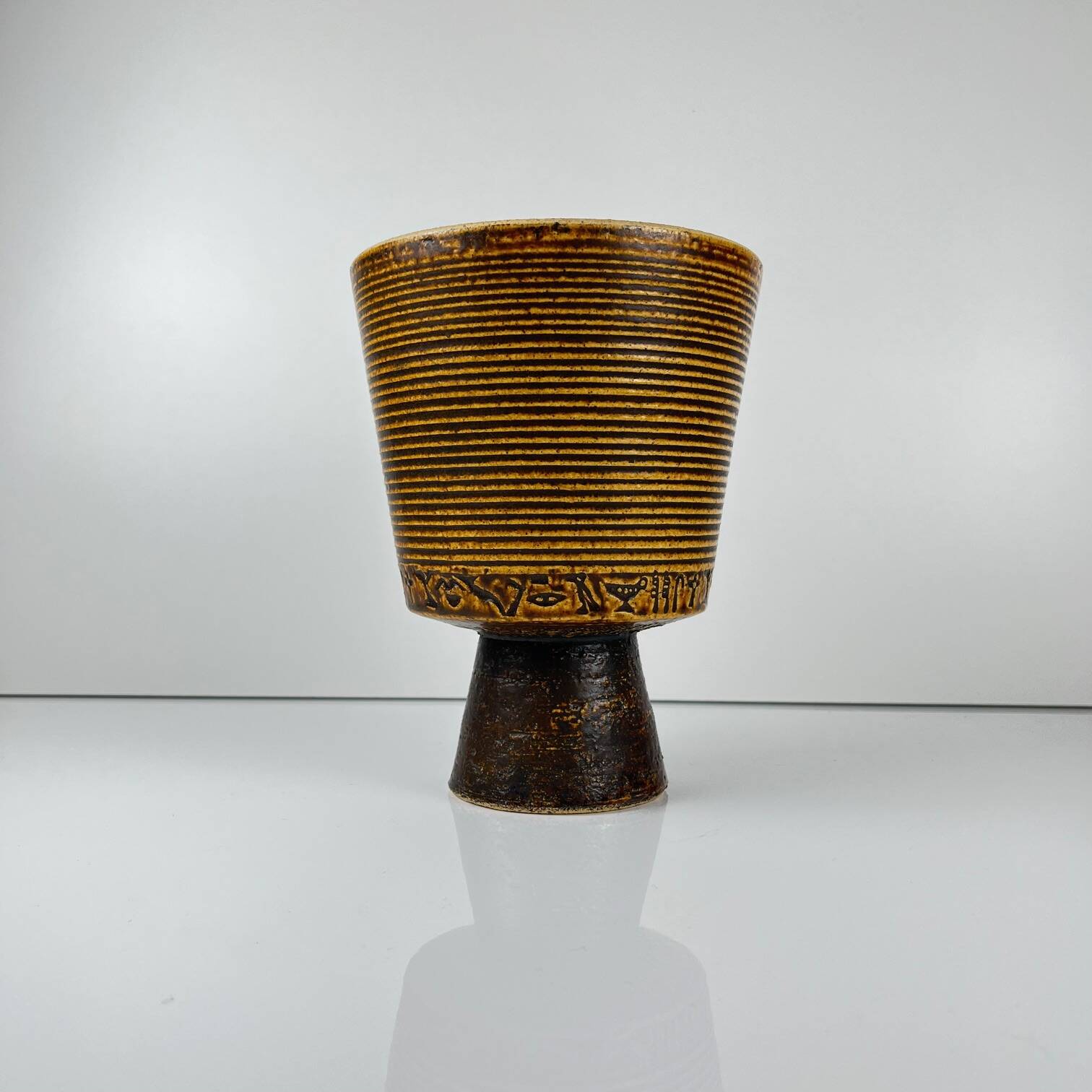 Ceramic flowerpot, 1970