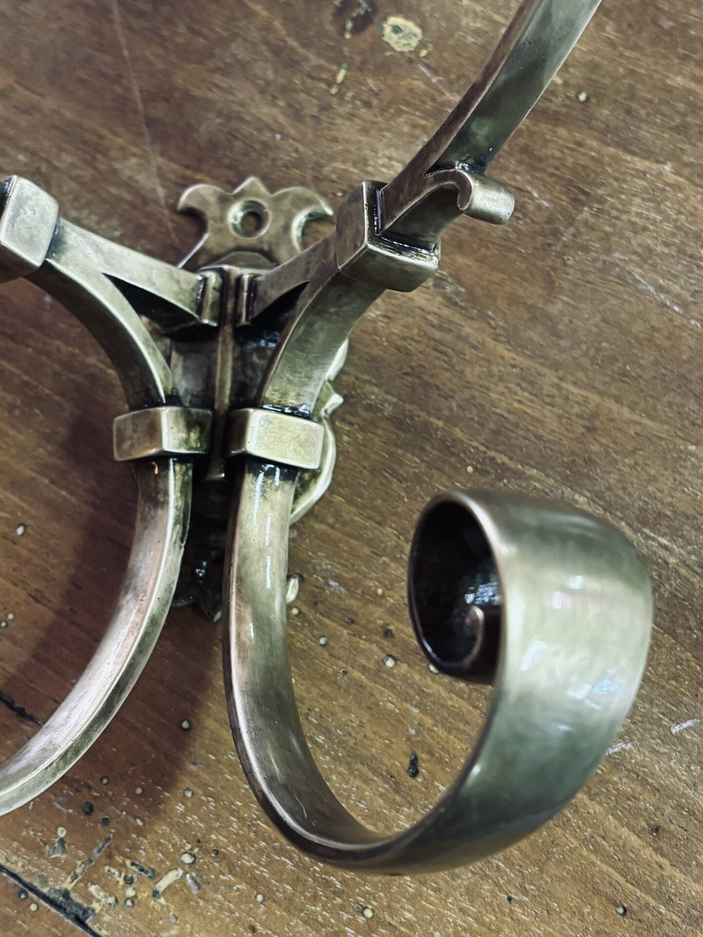 Double wall hook in genuine bronze, Bistrot - Art Nouveau style.