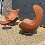 2x Fritz Hansen Egg Chair +1x Ottoman in Cognac leather NIEUW!!