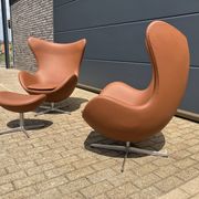 2x Fritz Hansen Egg Chair +1x Ottoman in Cognac leather NIEUW!!
