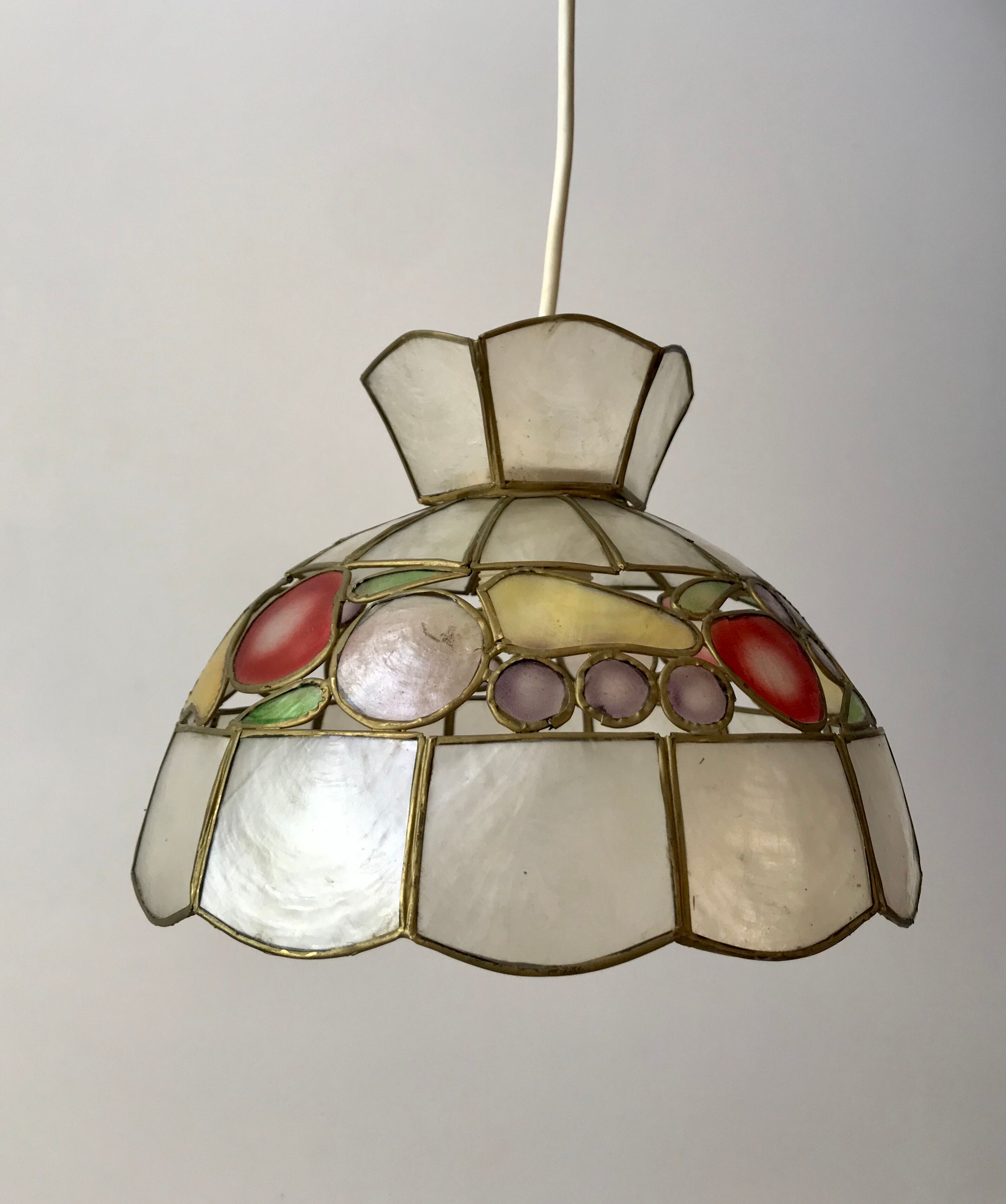 Suspension in mother-of-pearl and brass fruit patterns 60s