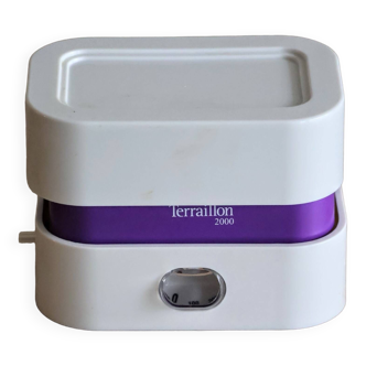 Terraillon 2000 purple and white kitchen scale