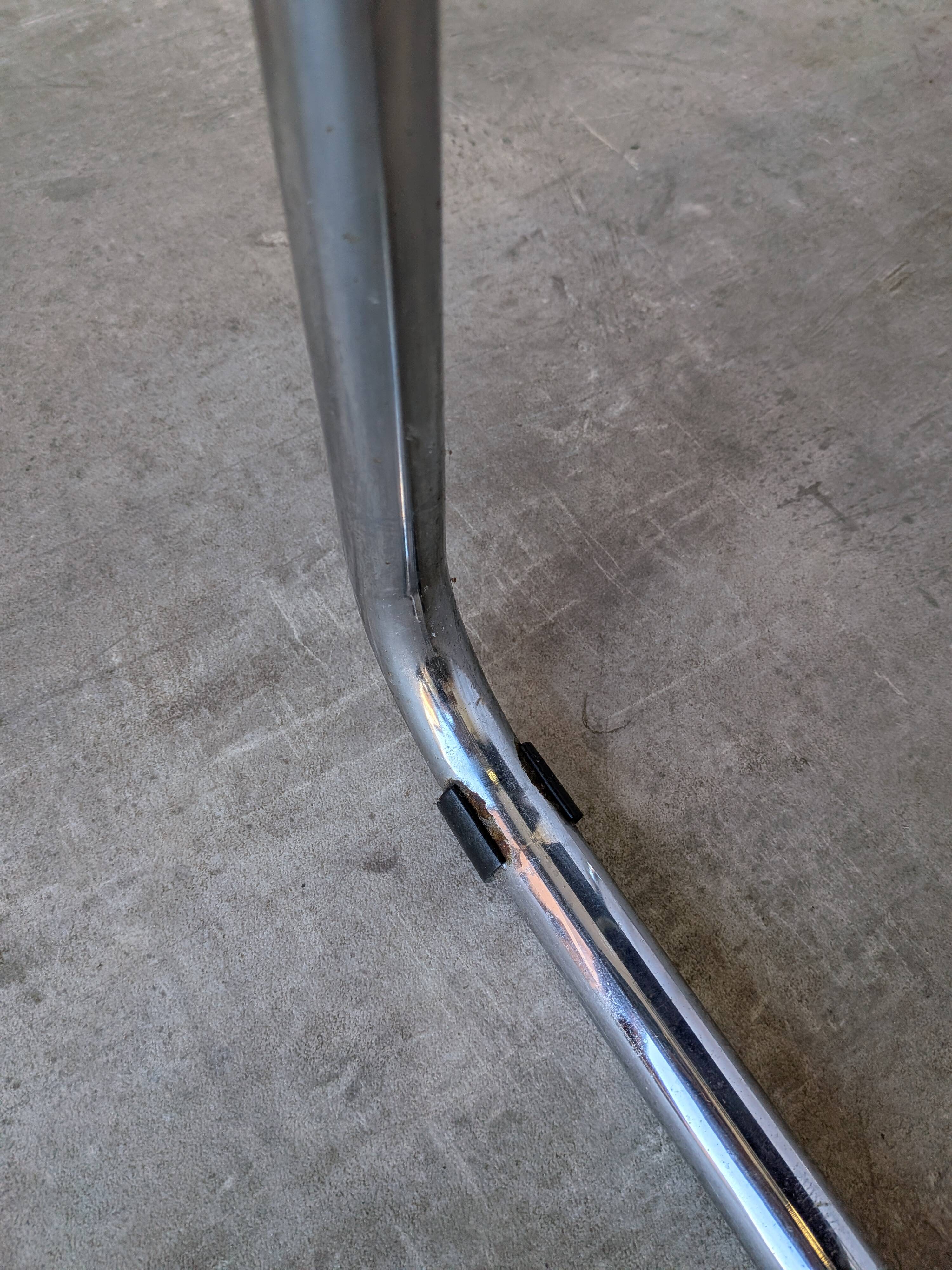 Chaise S34 de style vintage Mart Stam : cuir bleu, fauteuil de bureau Bauhaus