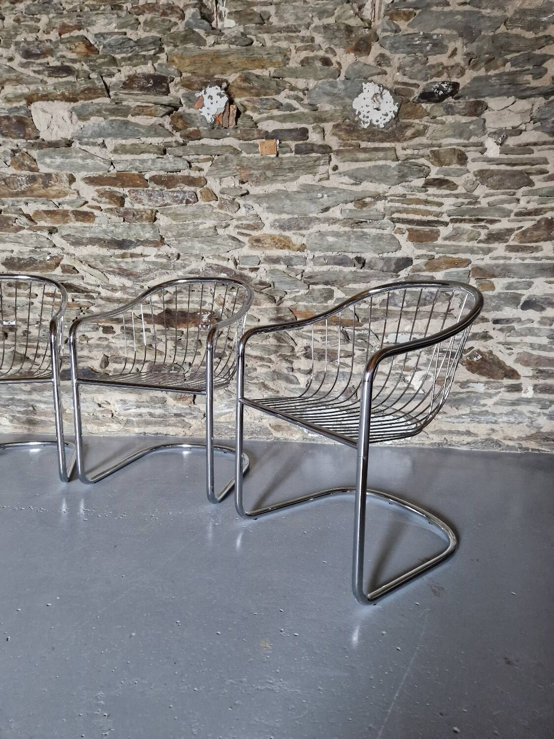 Lot de 4 Chaises à Bras, En Métal Chromé – 1970