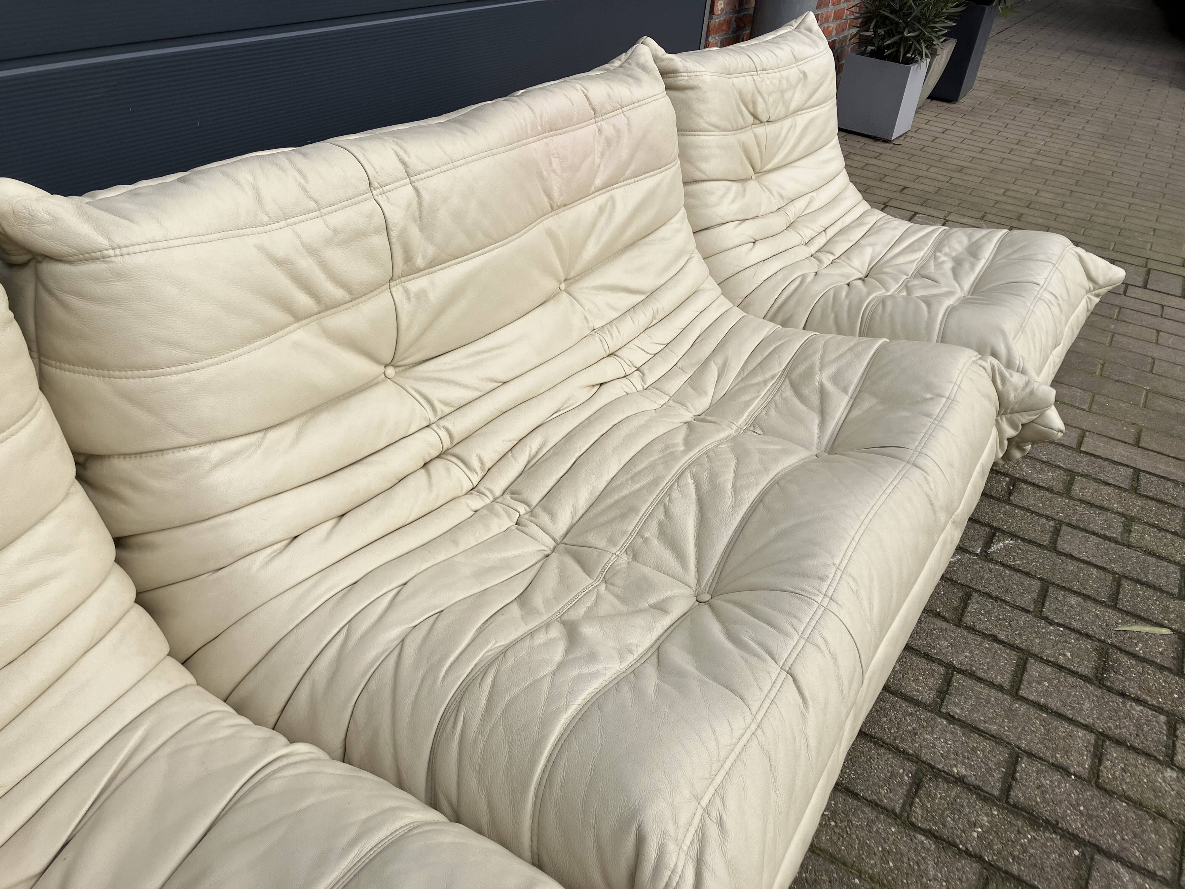 100% authentic Ligne Roset Togo 1.2z & hoek in Beige leather