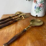 Couverts de service authentiques en laiton et bois