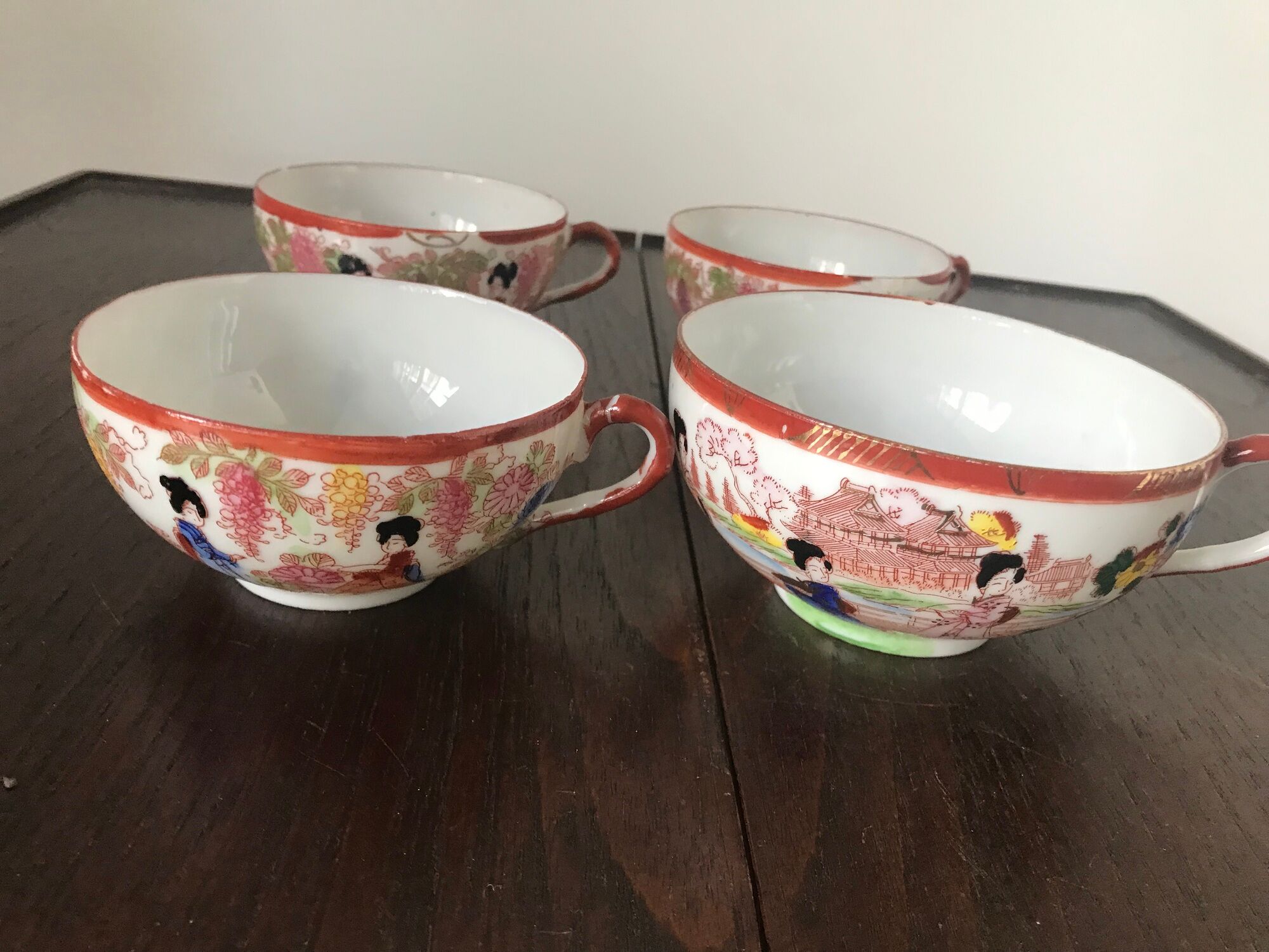 Lot de 4 tasses Porcelaine Japonaise