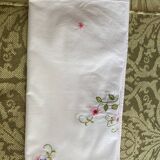 Tablecloth embroidered with colors