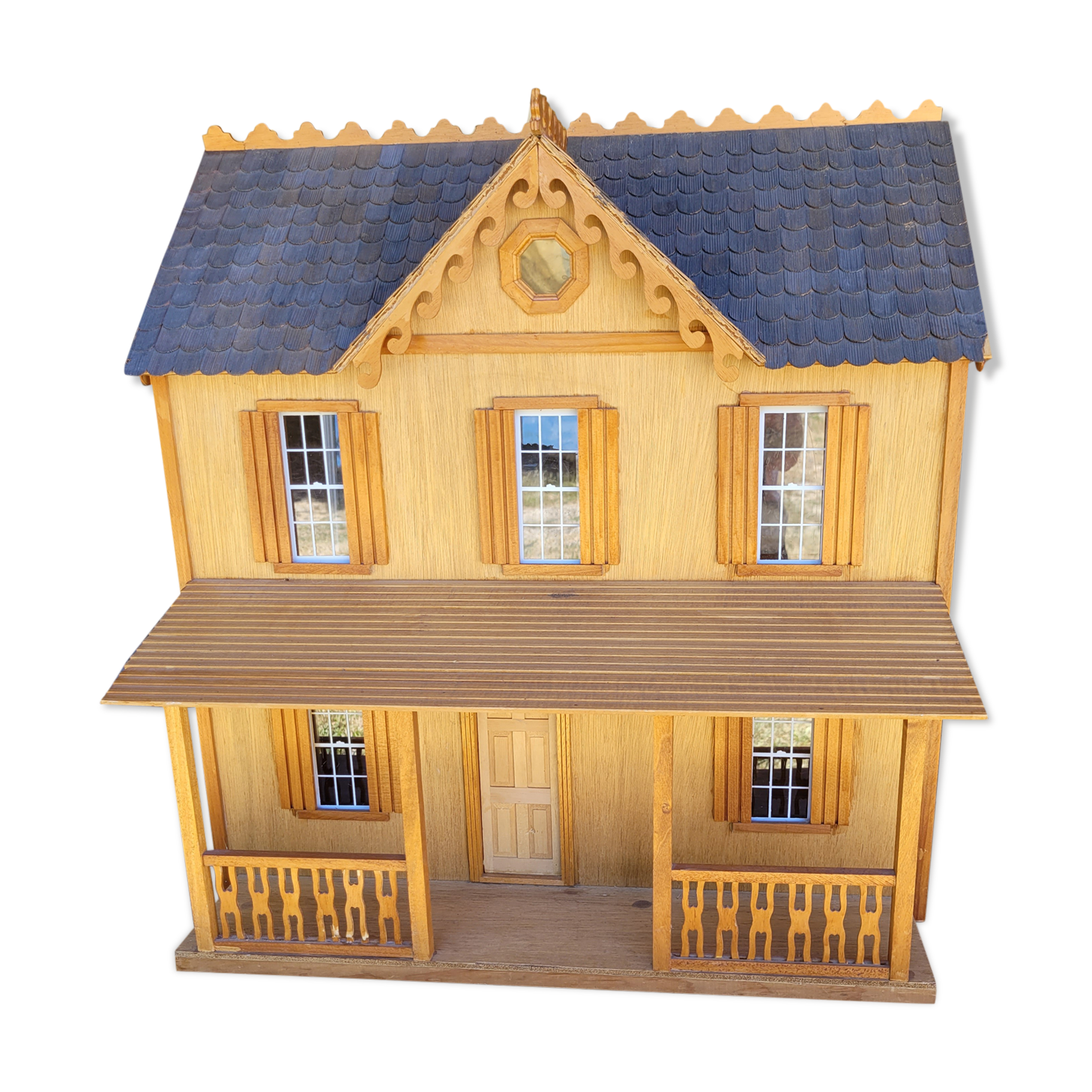 Artisanal cottage house for dolls