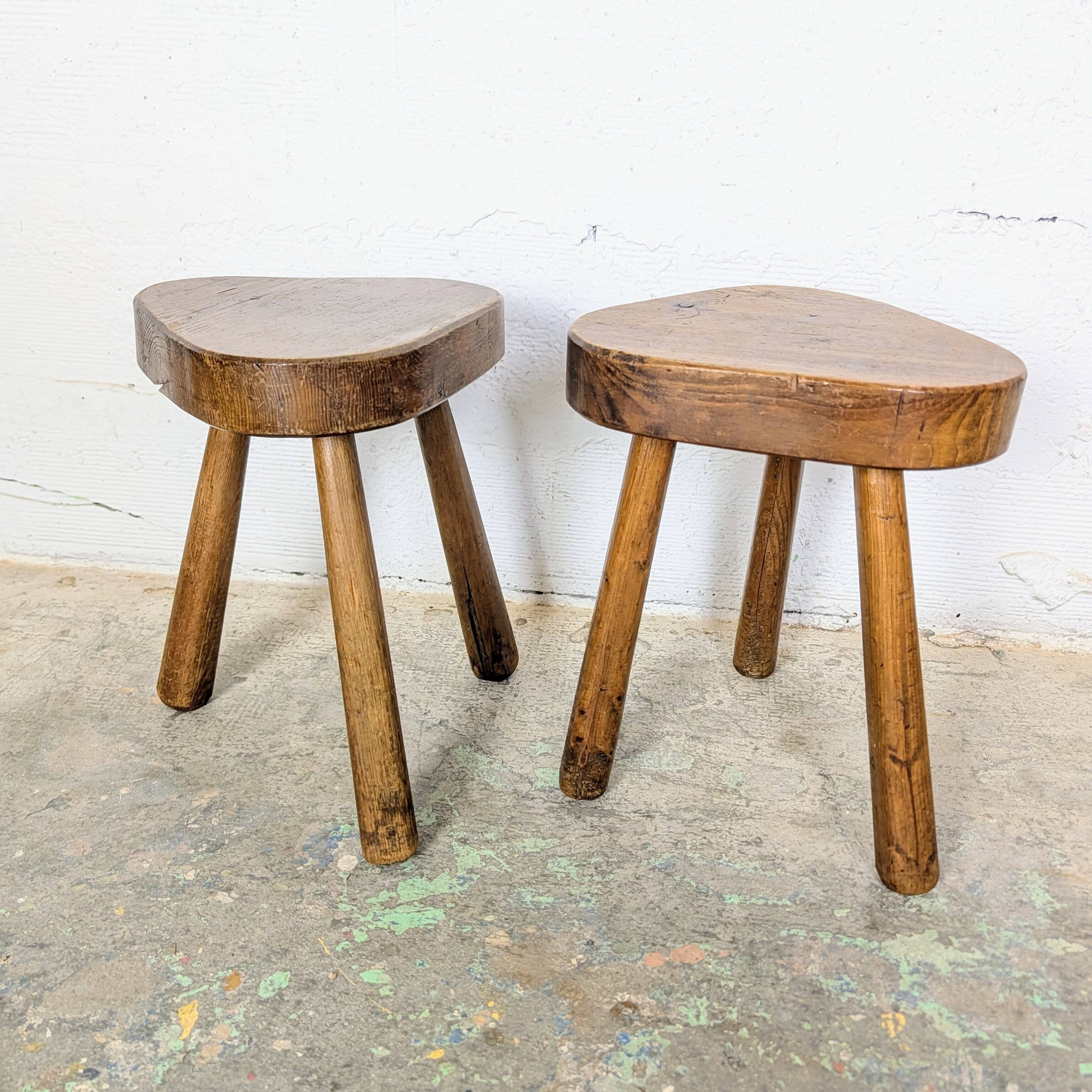 Paire de tabourets brutalistes