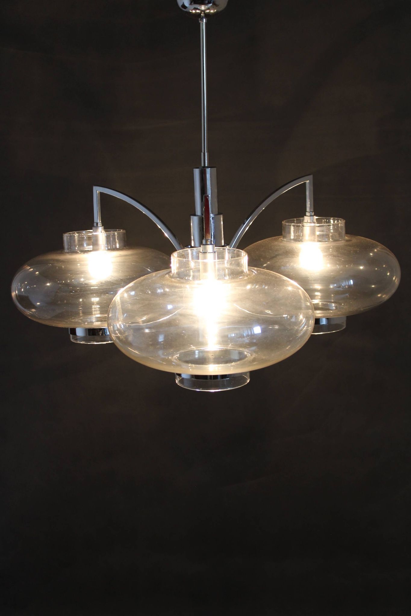 Lustre italien en verre et chrome des années 1970