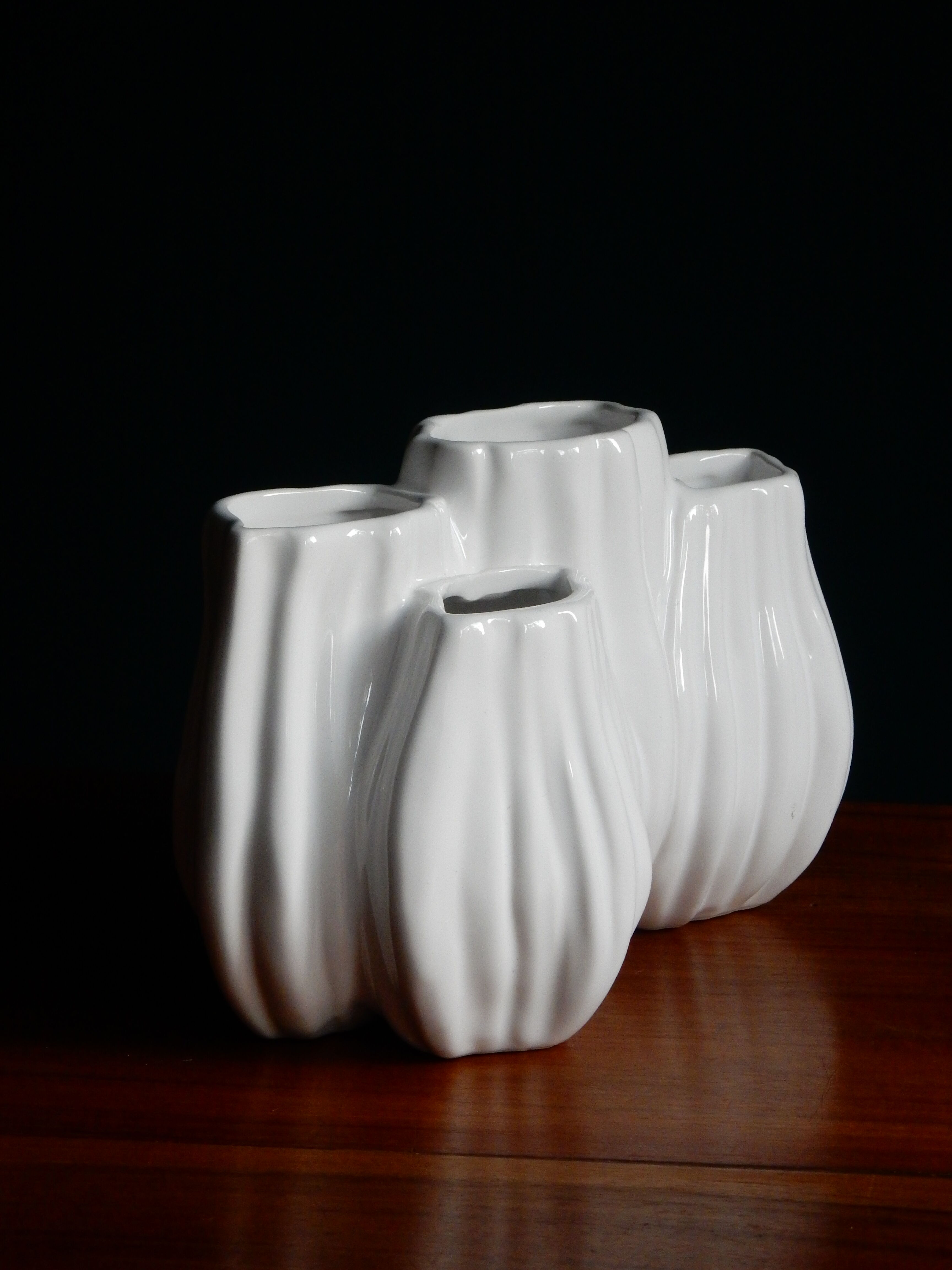 White ceramic vase design Sia