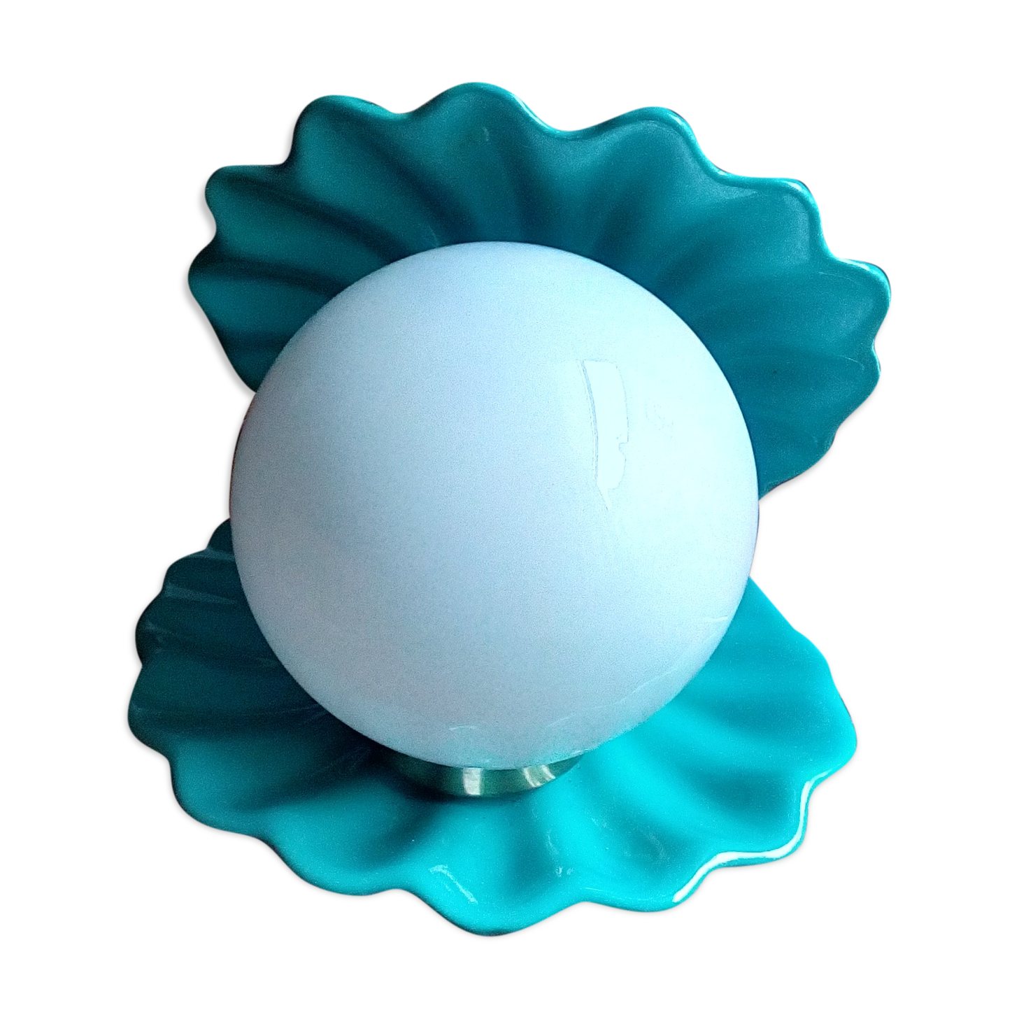 Turquoise blue scallop lamp