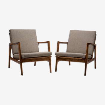 Pair of type 300-139 Stefan armchairs from the 60s