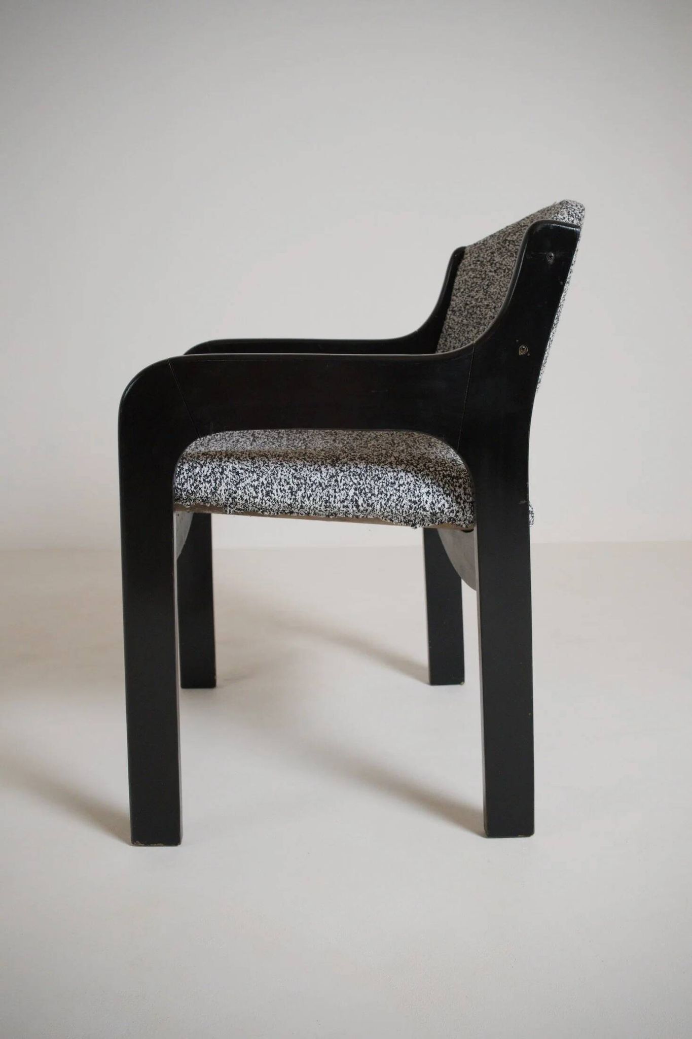 Chair in the style of Eero Aarnio