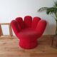 Fauteuil main rouge vintage années 70