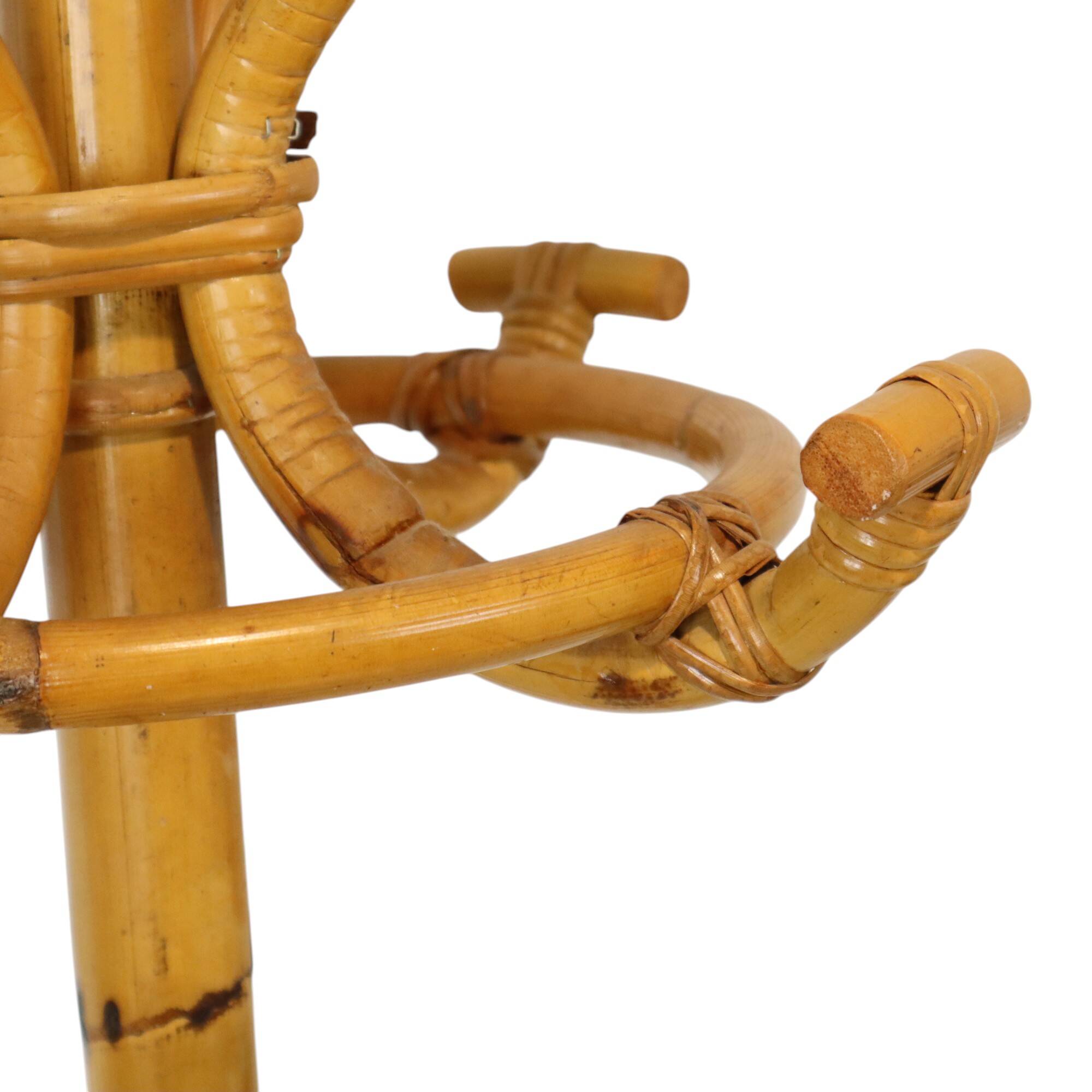 Rare grand porte-manteau sur pied en rotin et laiton style bohème 185 cm