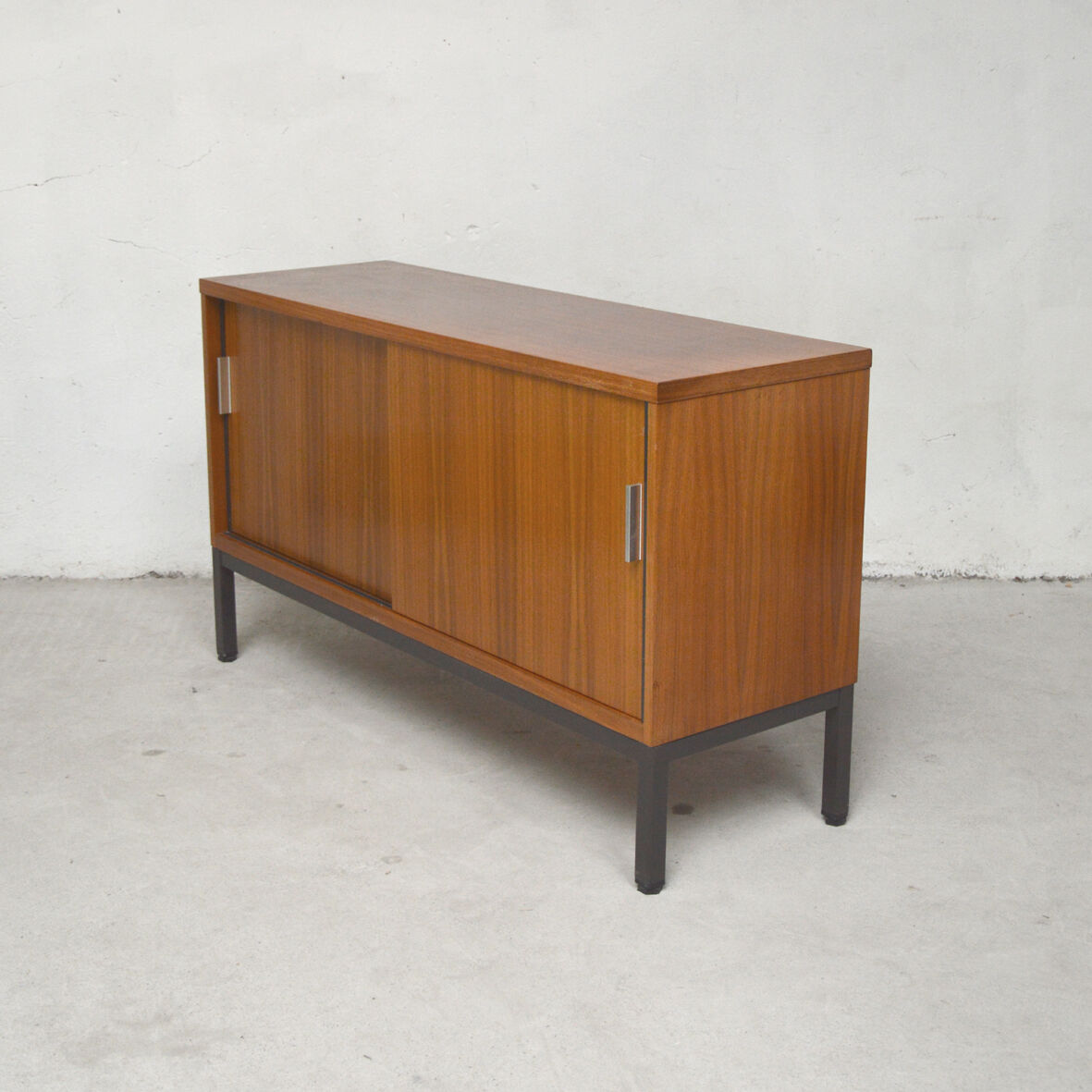Metal foot sideboard, 1960