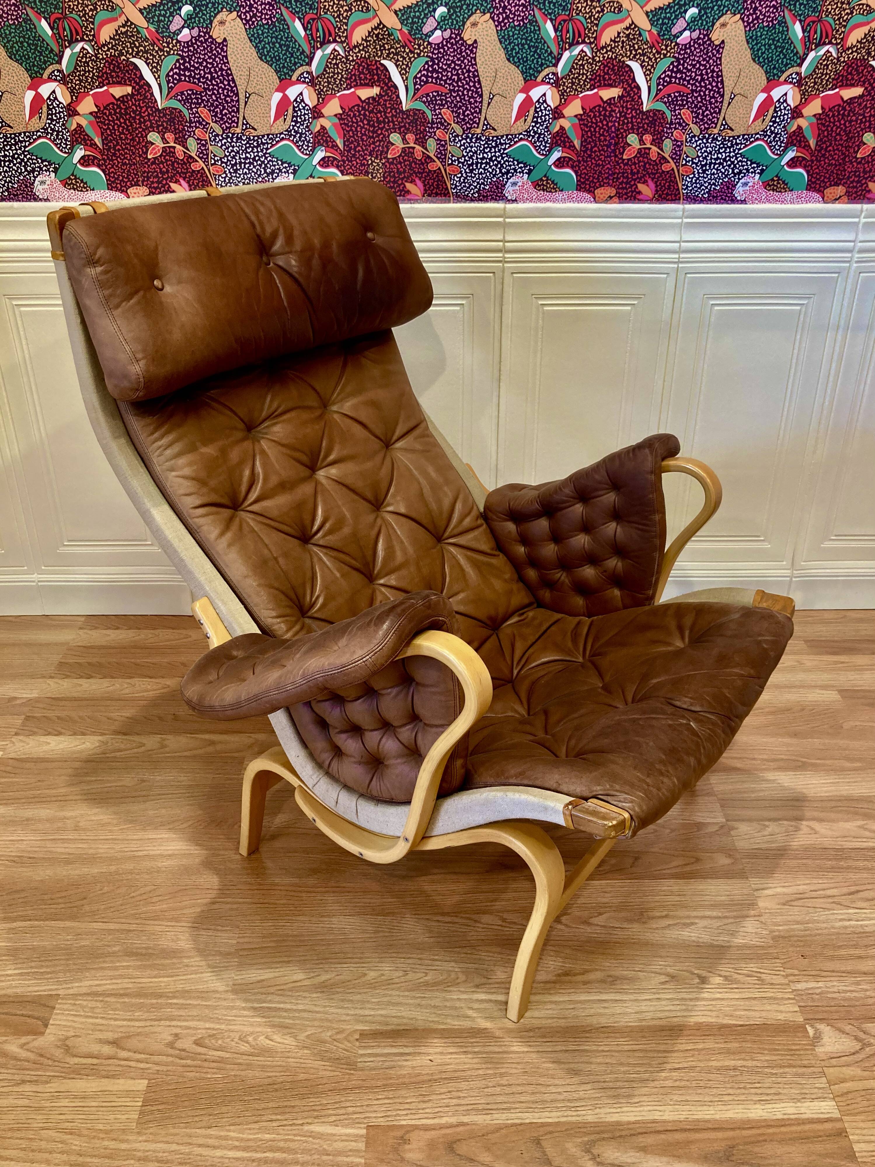 "Pernilla" armchair leather "Bruno Mathsson" 1960.