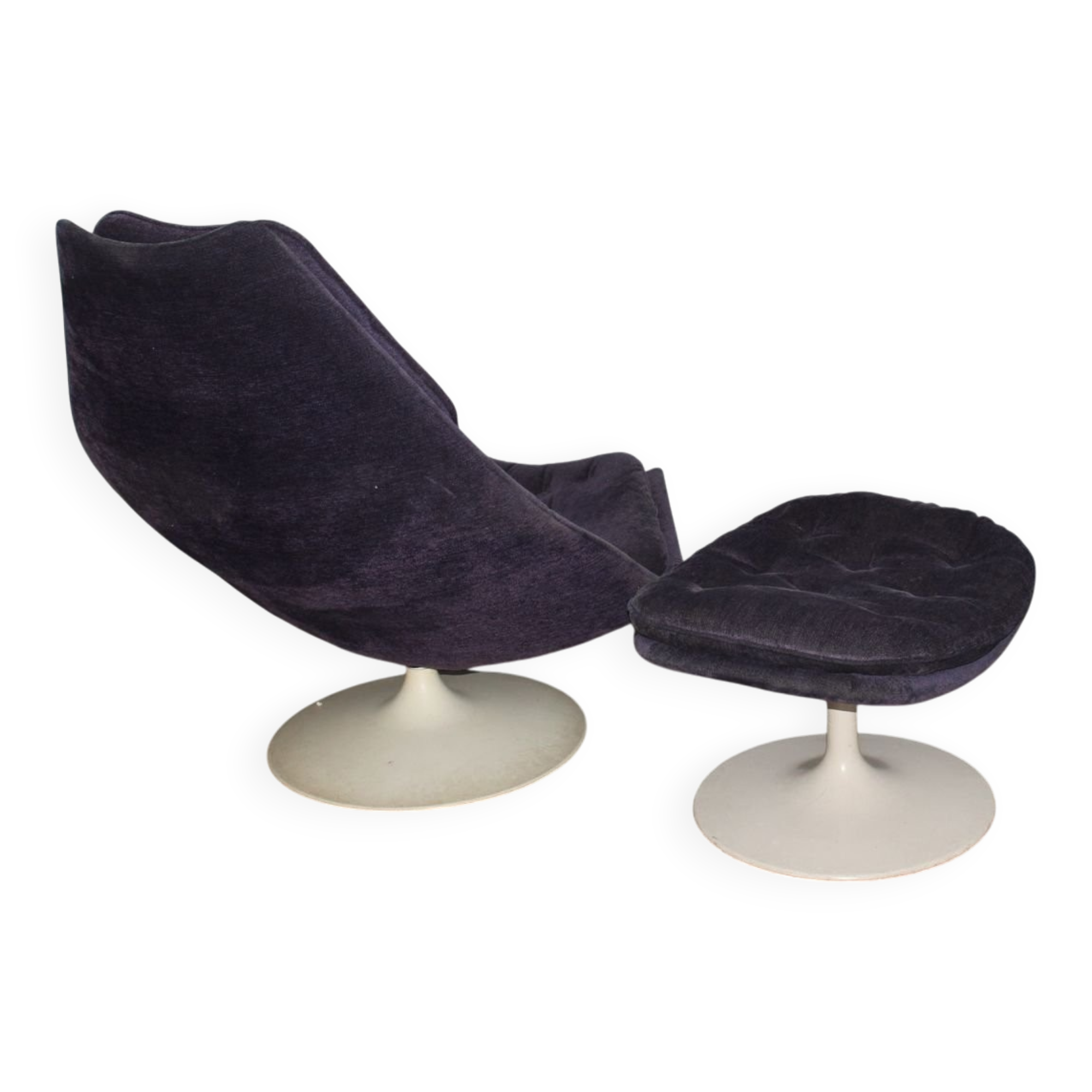 Armchair and ottoman model F585 in purple by Geoffrey D. Harcourt for Artifort, 1960s.