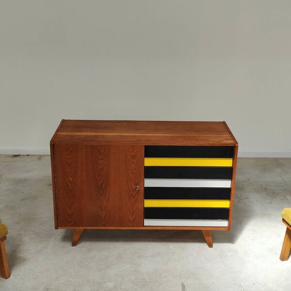 Buffet U458 jaune par Jiri Jiroutek pour Interier Praha 1960