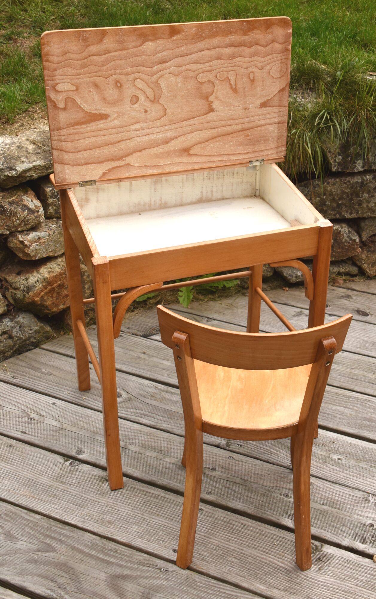 Desk and chair baumann