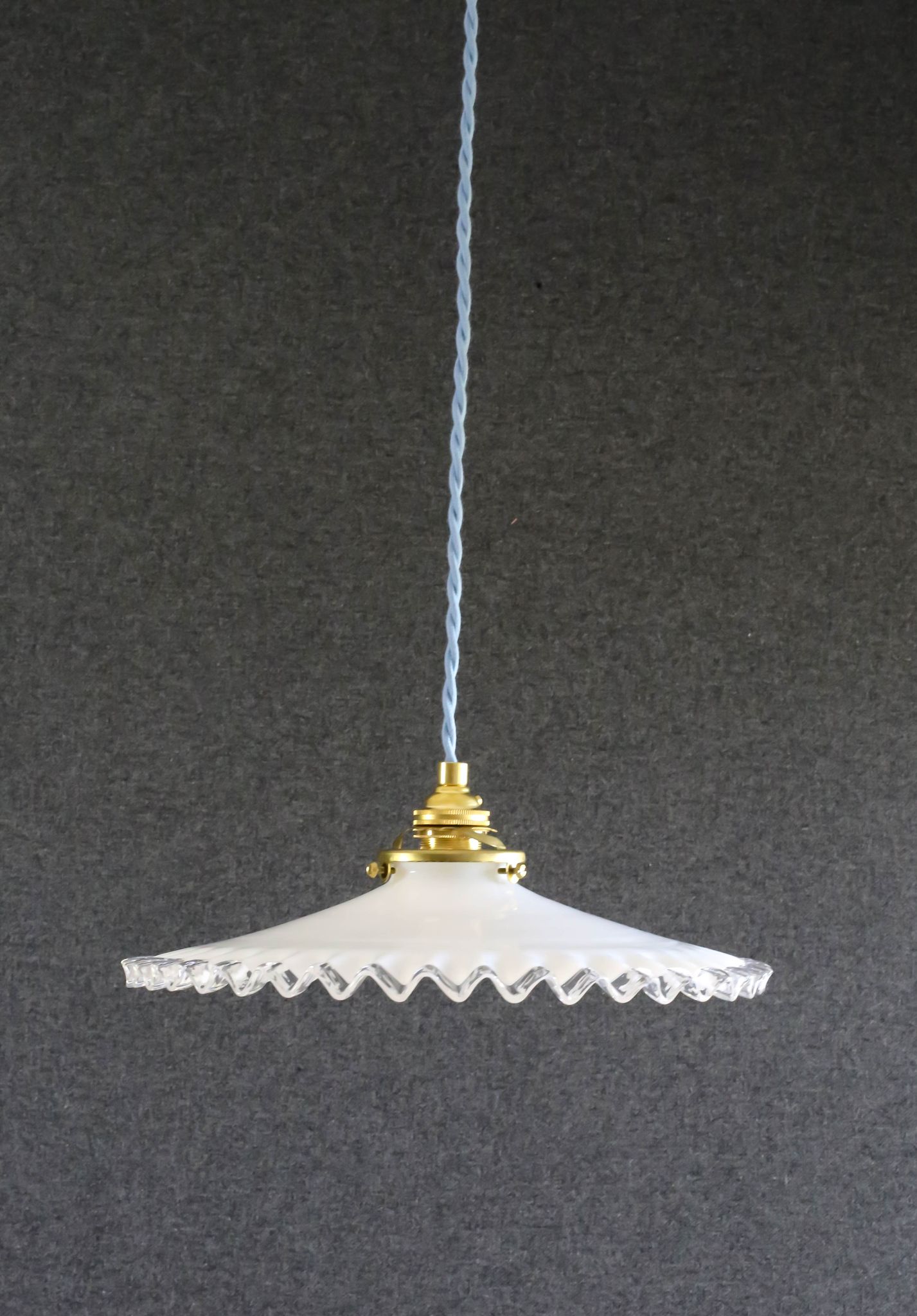 suspension in white crenellated opaline with support and socket in new brass, new cable