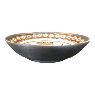 Decorative bowl in Japanese porcelain with hand-painted fish decoration edged with pewter