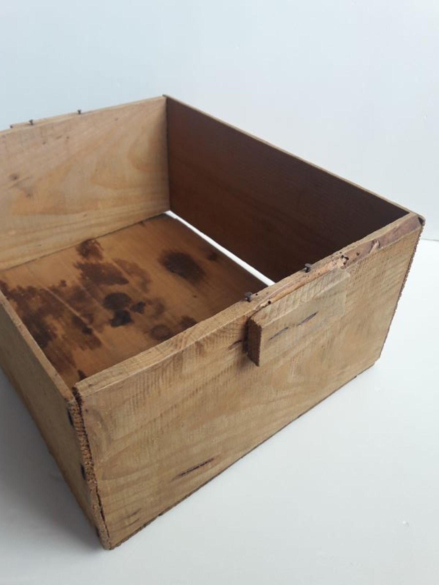 Caisse bois laiterie Charentes