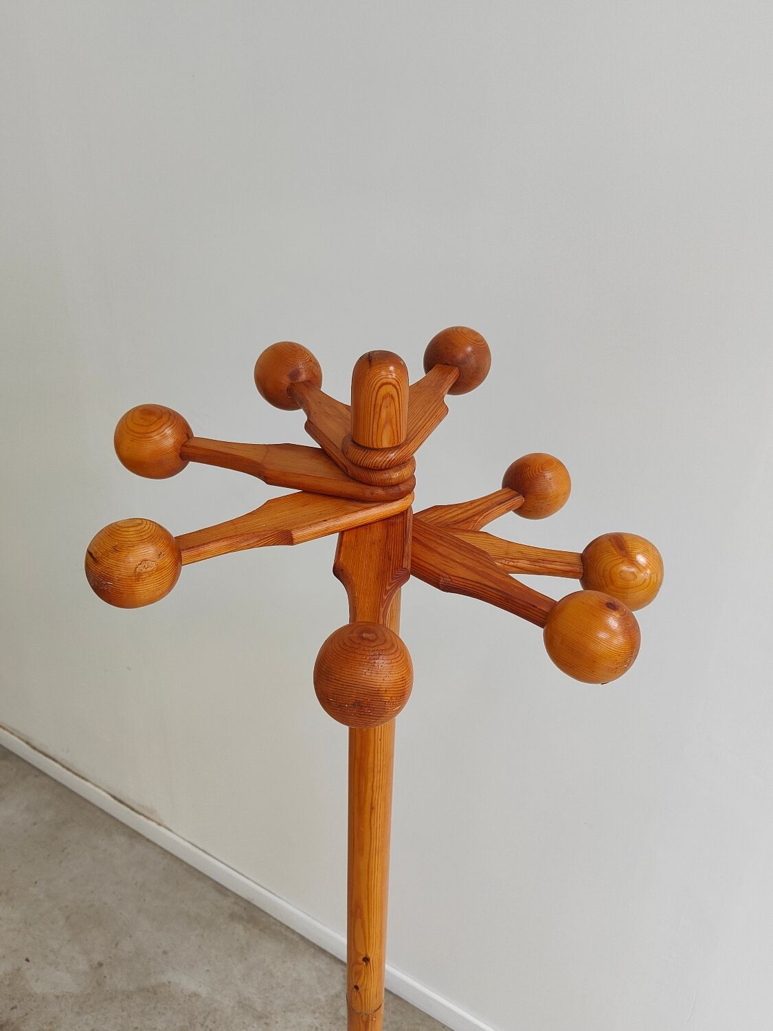 Reiner Daumiller solid pine coat rack