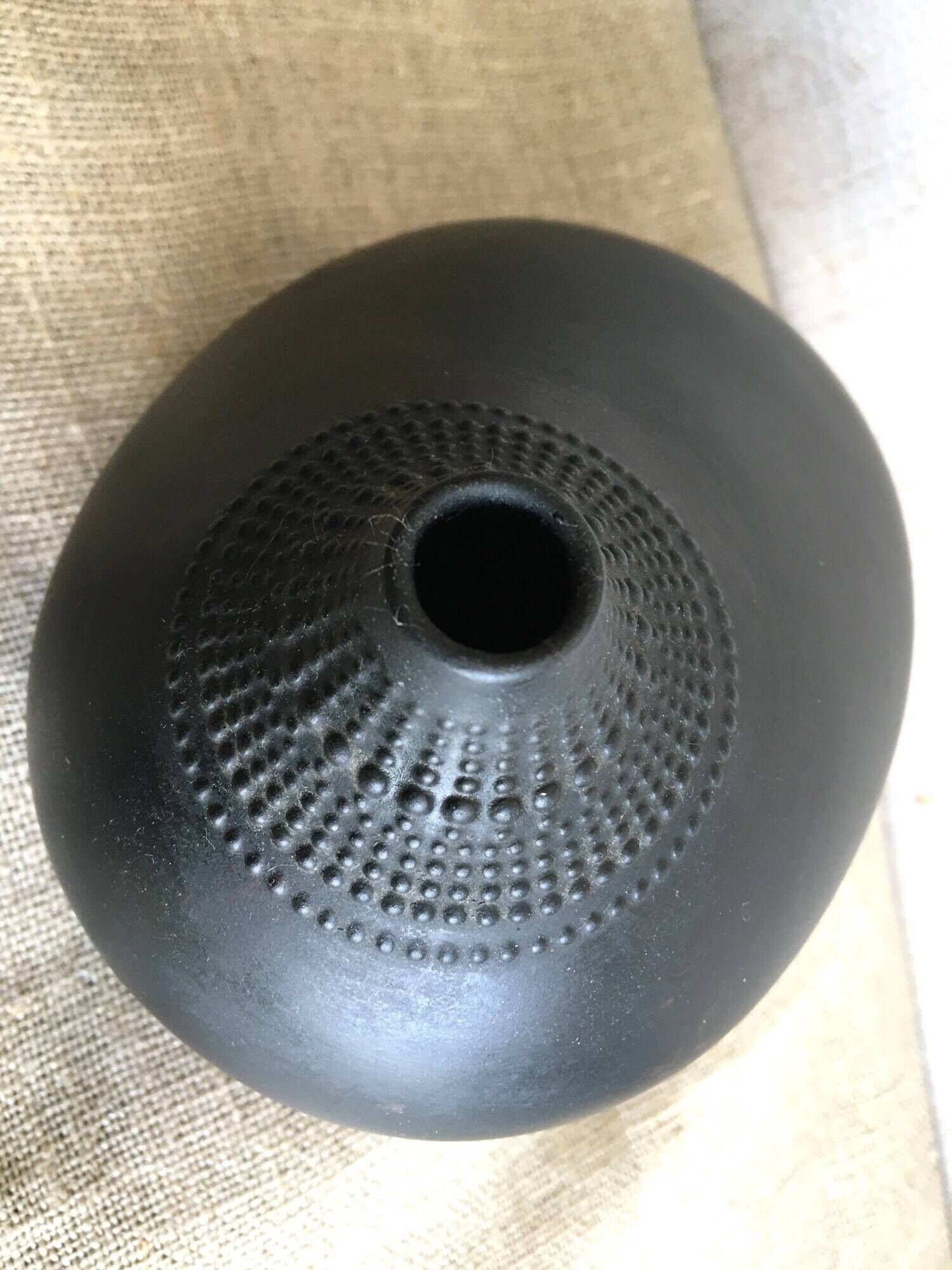 "Pollo" vase designed for the porcelain maker Rosenthal by Tapio Wirkkala (1970s)