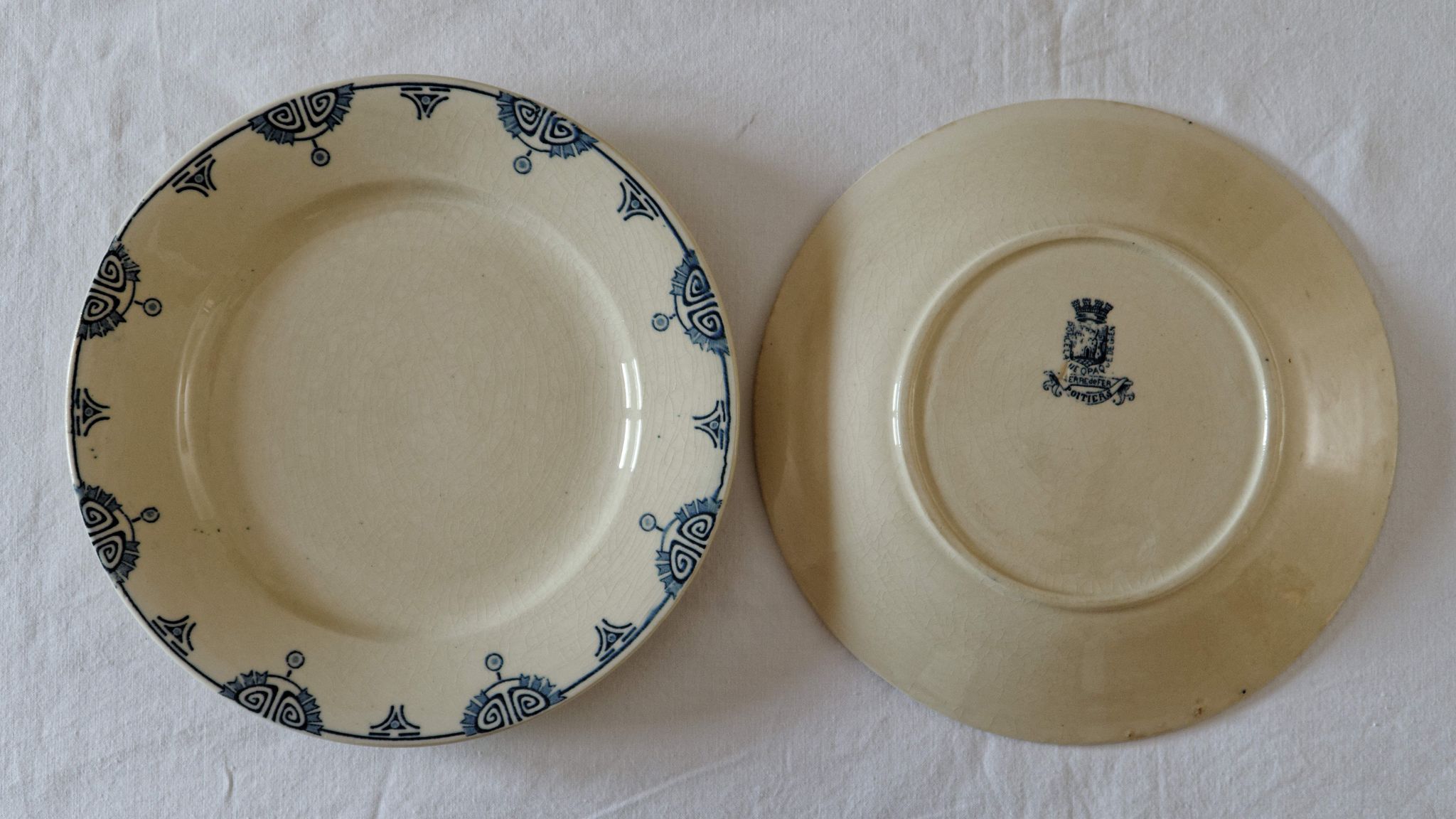 Lot 6 dessert asdiettes iron earth Gien Louvois Series