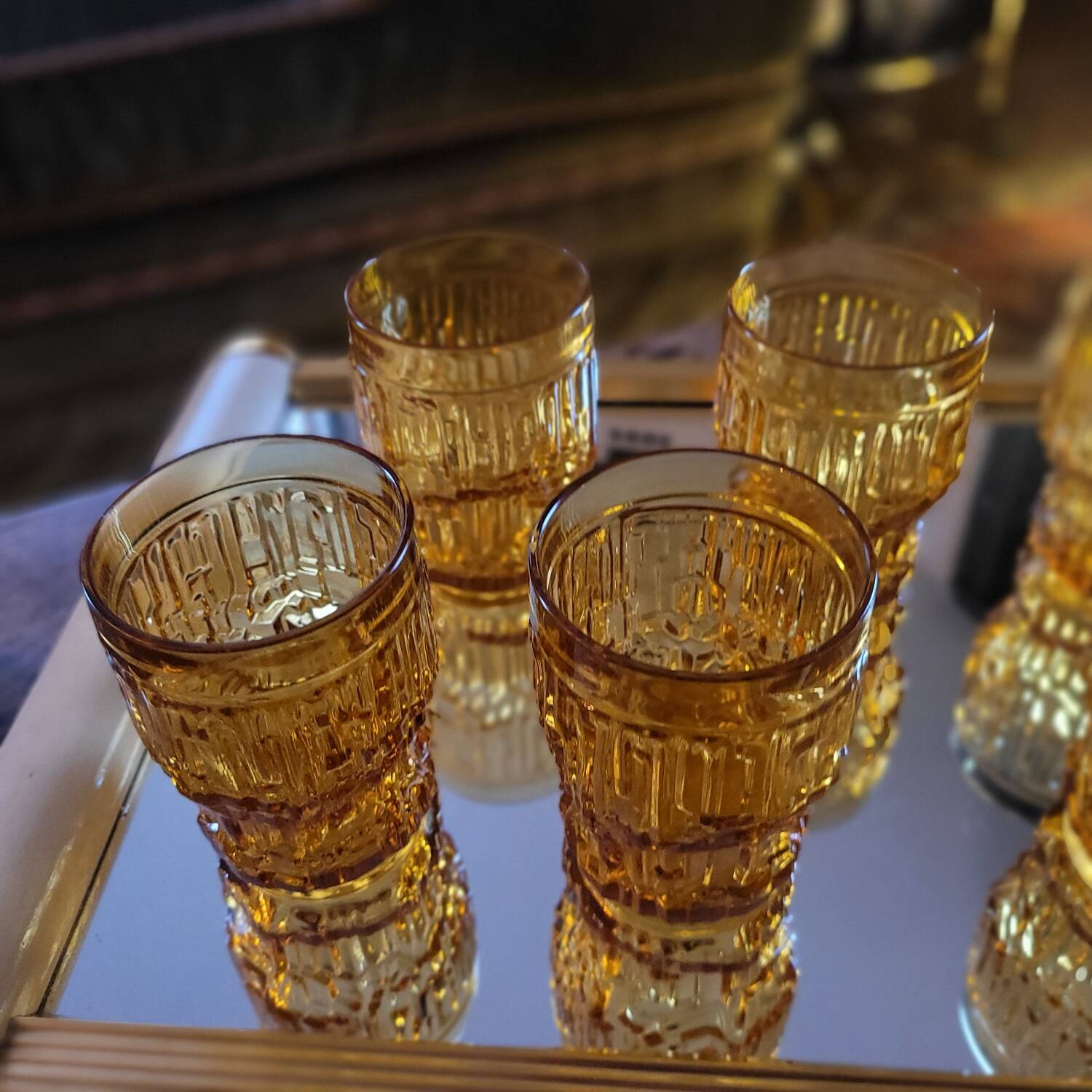 Verres ambrés en verre moulé. Années 60–70