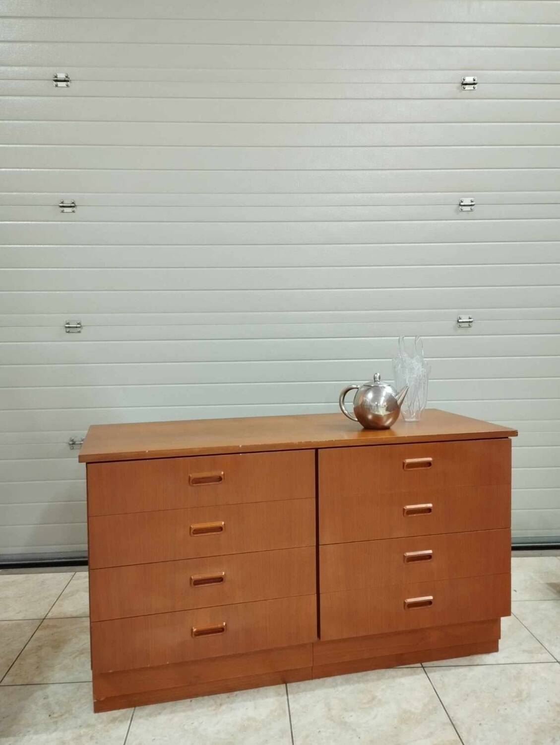 Scandinavian chest of drawers with 8 drawers