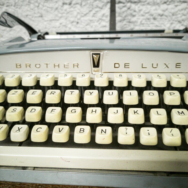 Brother De Luxe typewriter