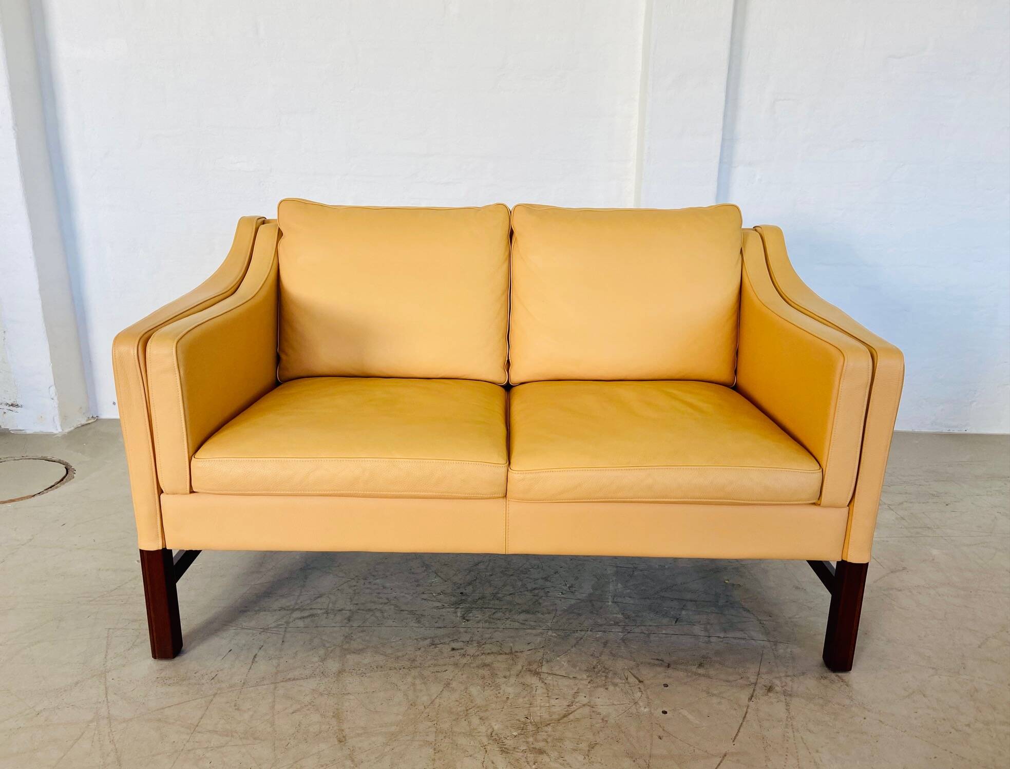 VINTAGE DANISH RETRO SKIPPER 2 PERSON SOFA IN BUTTERMILK LEATHER