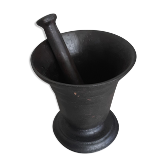 Cast iron mortar and pestle