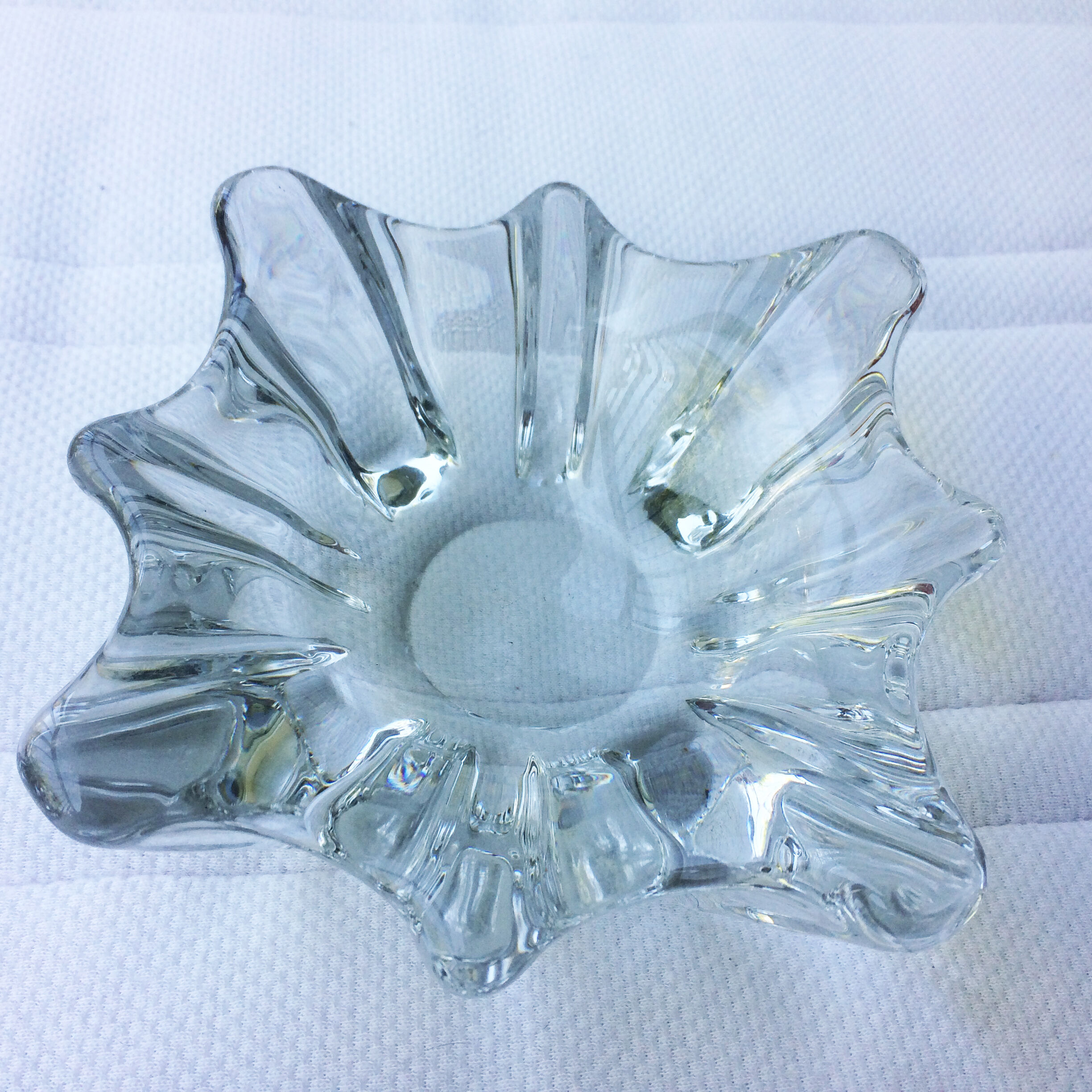 Empty glass pocket