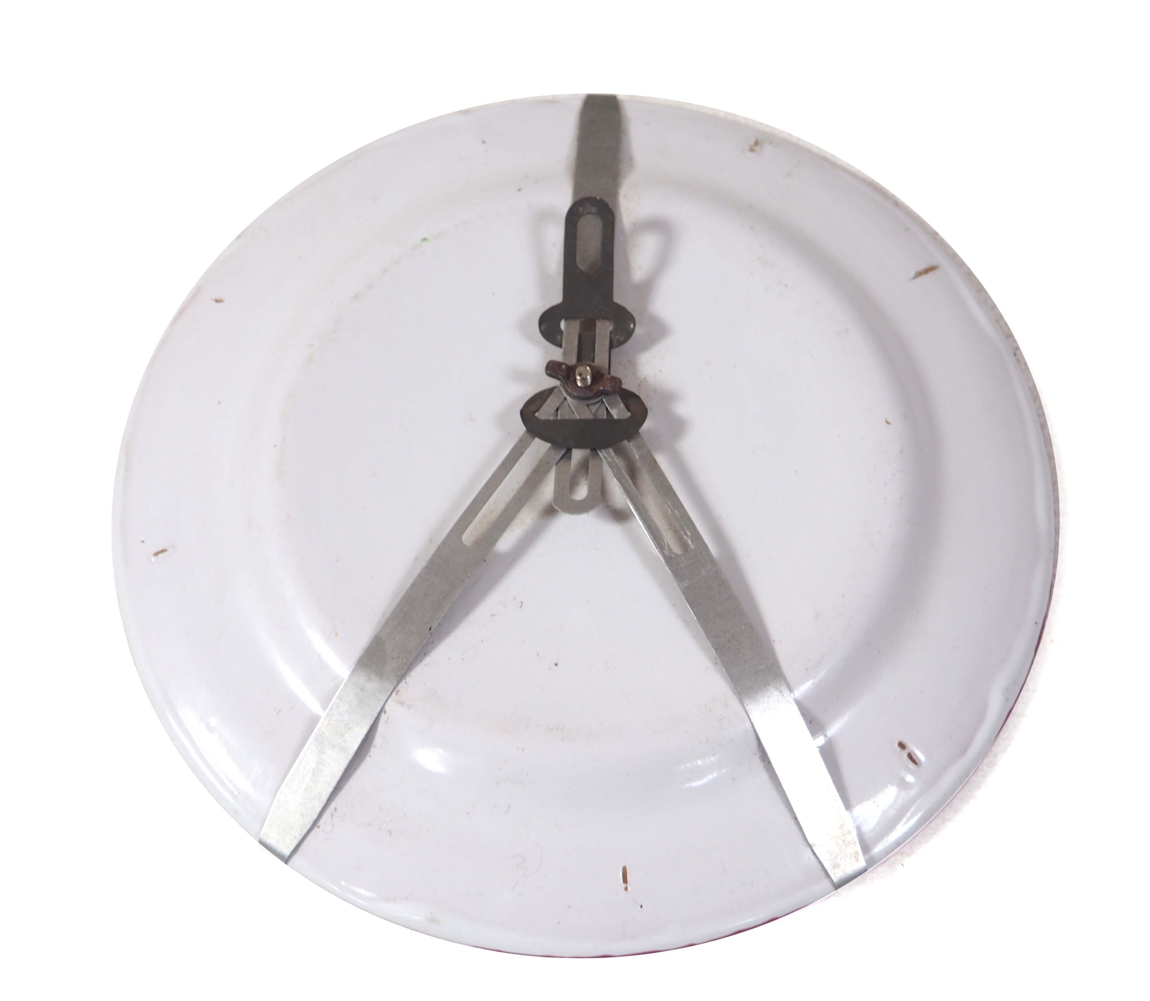 Plate and its wall attachment